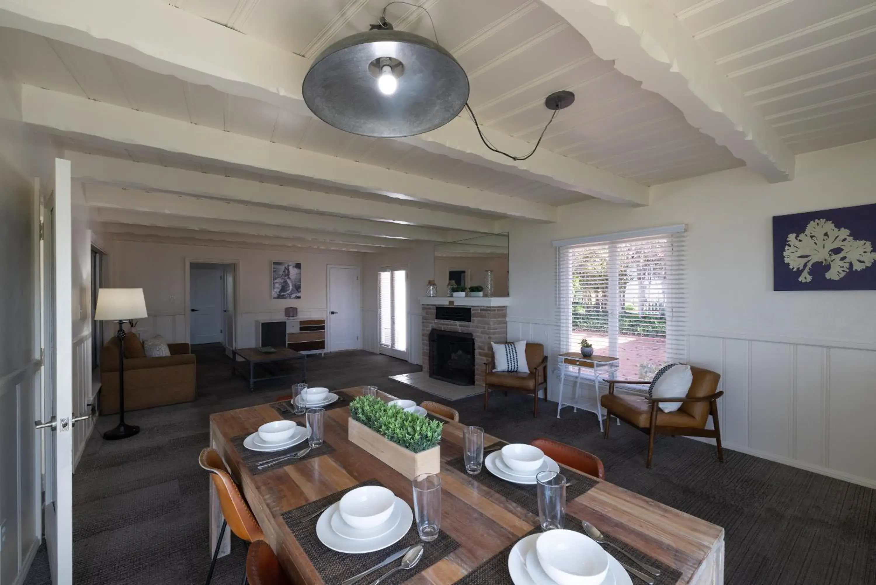 Seating area, Restaurant/Places to Eat in Tides Oceanview Inn and Cottages