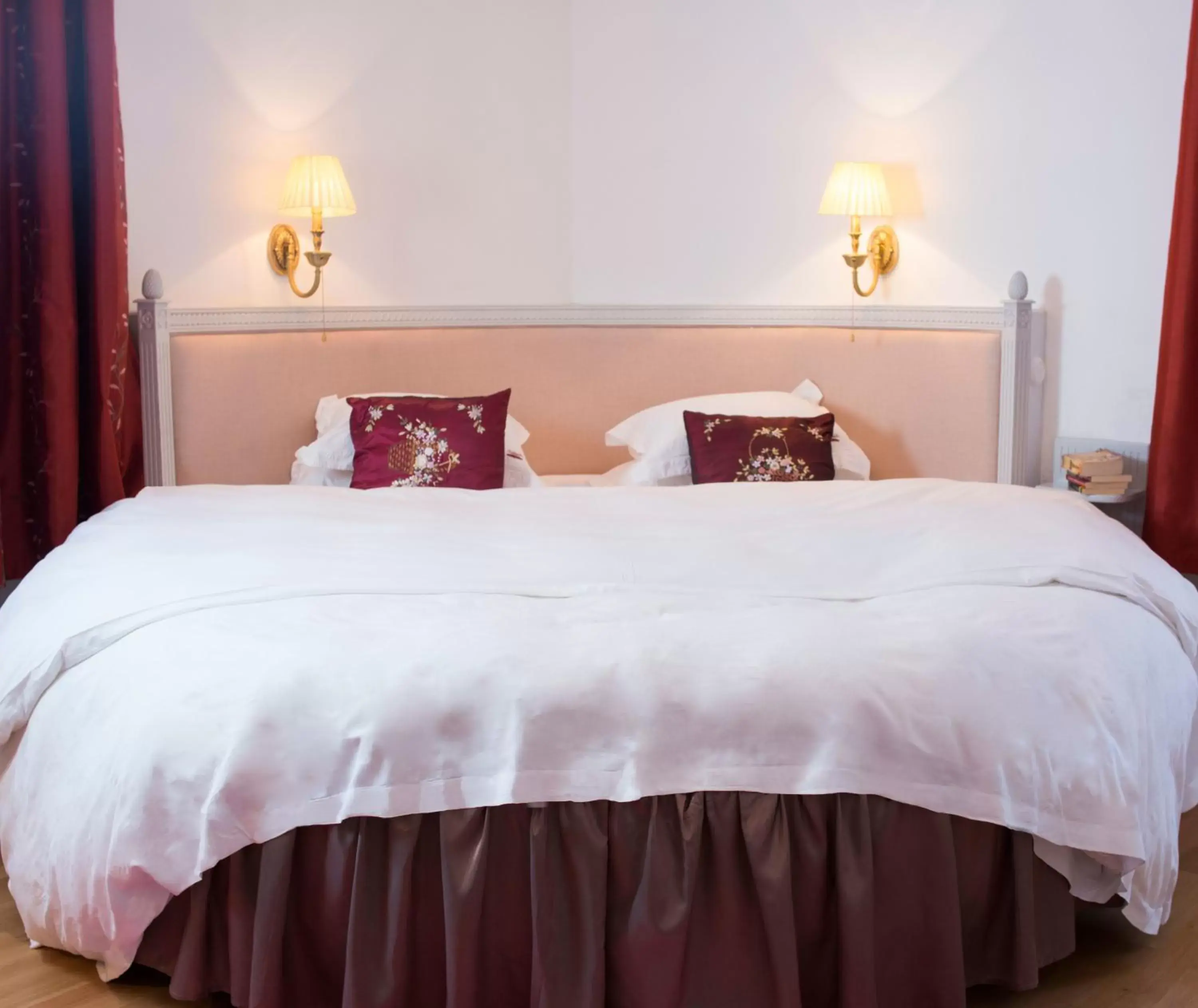 Luxury Double Room in Brommavik Hotel