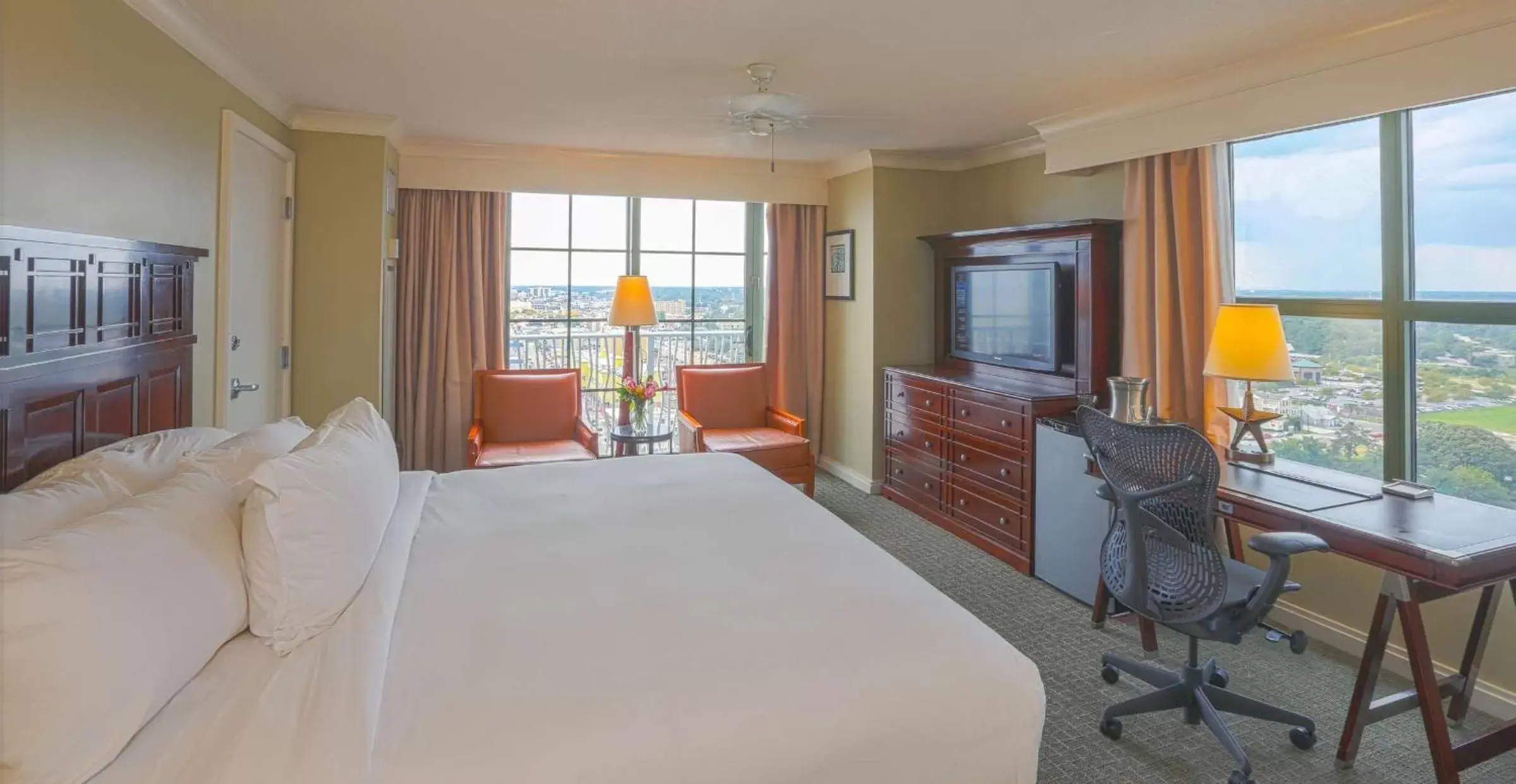 Bed in Hilton Virginia Beach Oceanfront