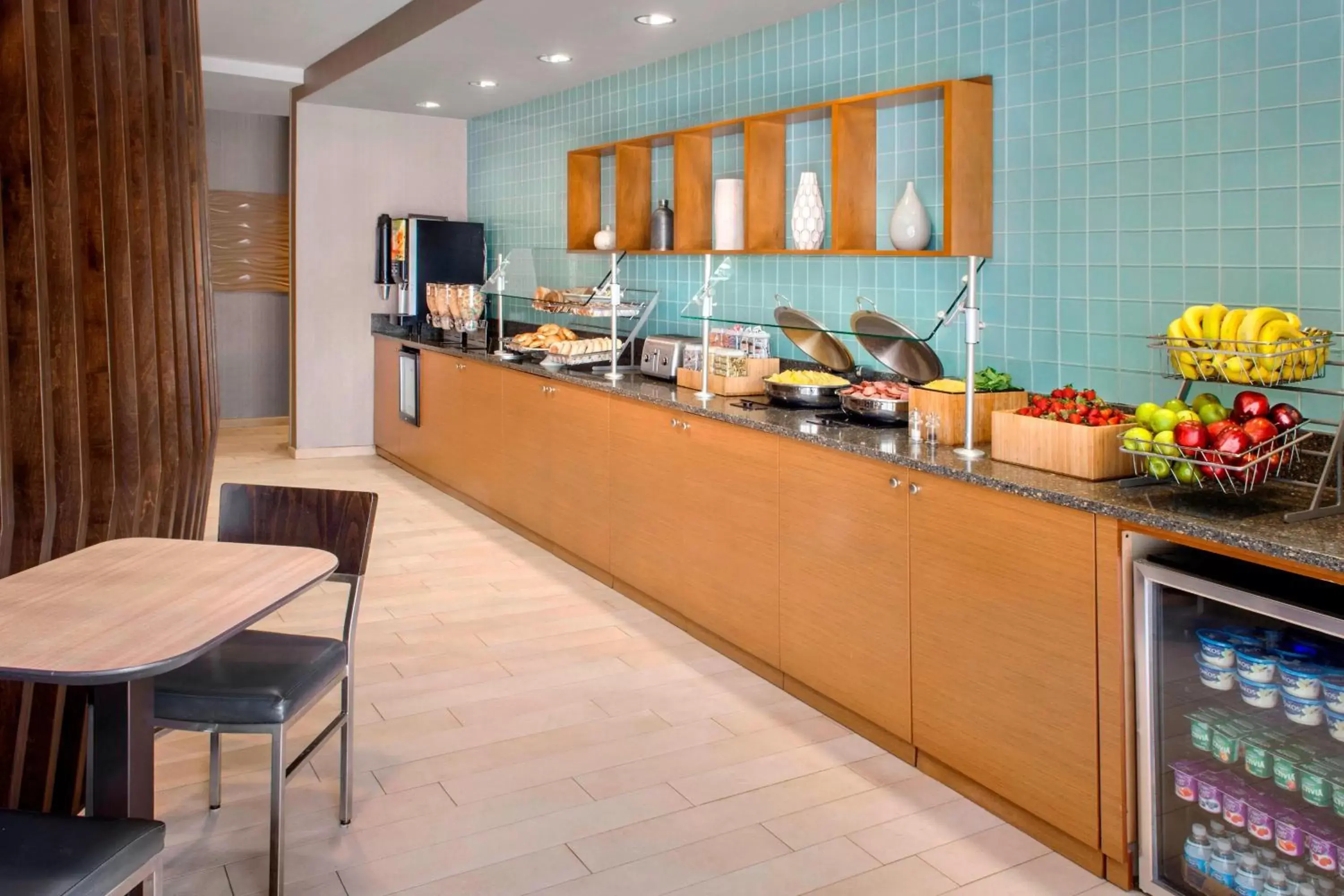 Breakfast, Restaurant/Places to Eat in SpringHill Suites Long Island Brookhaven