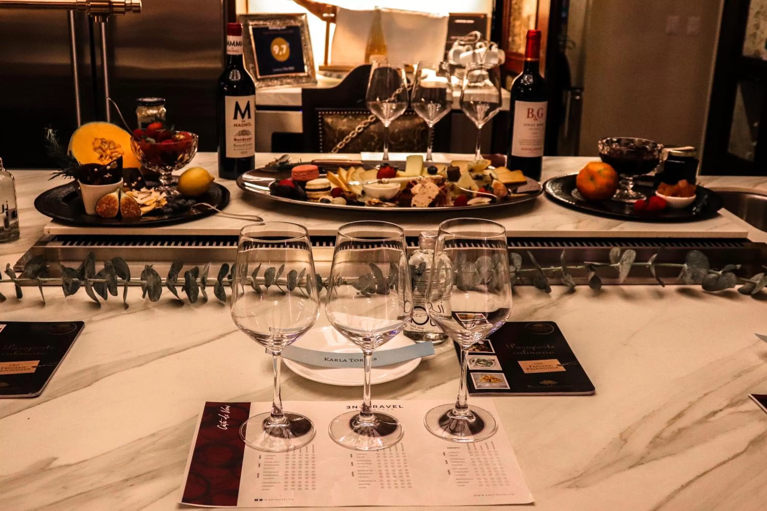 Restaurant/Places to Eat in Artesana Luxury Villa