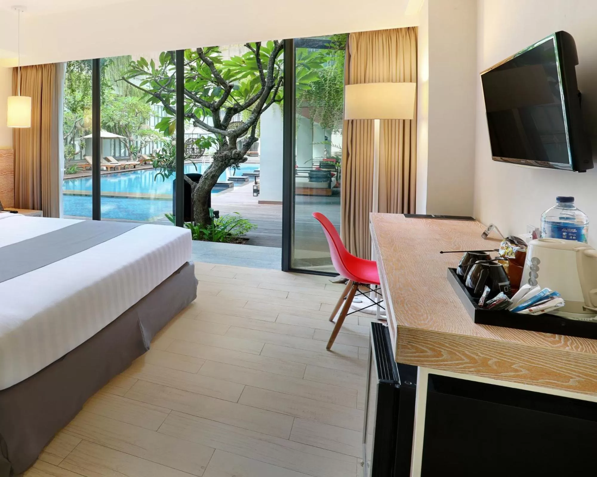Bedroom, Bed in Hotel NEO+ Kuta Legian by ASTON