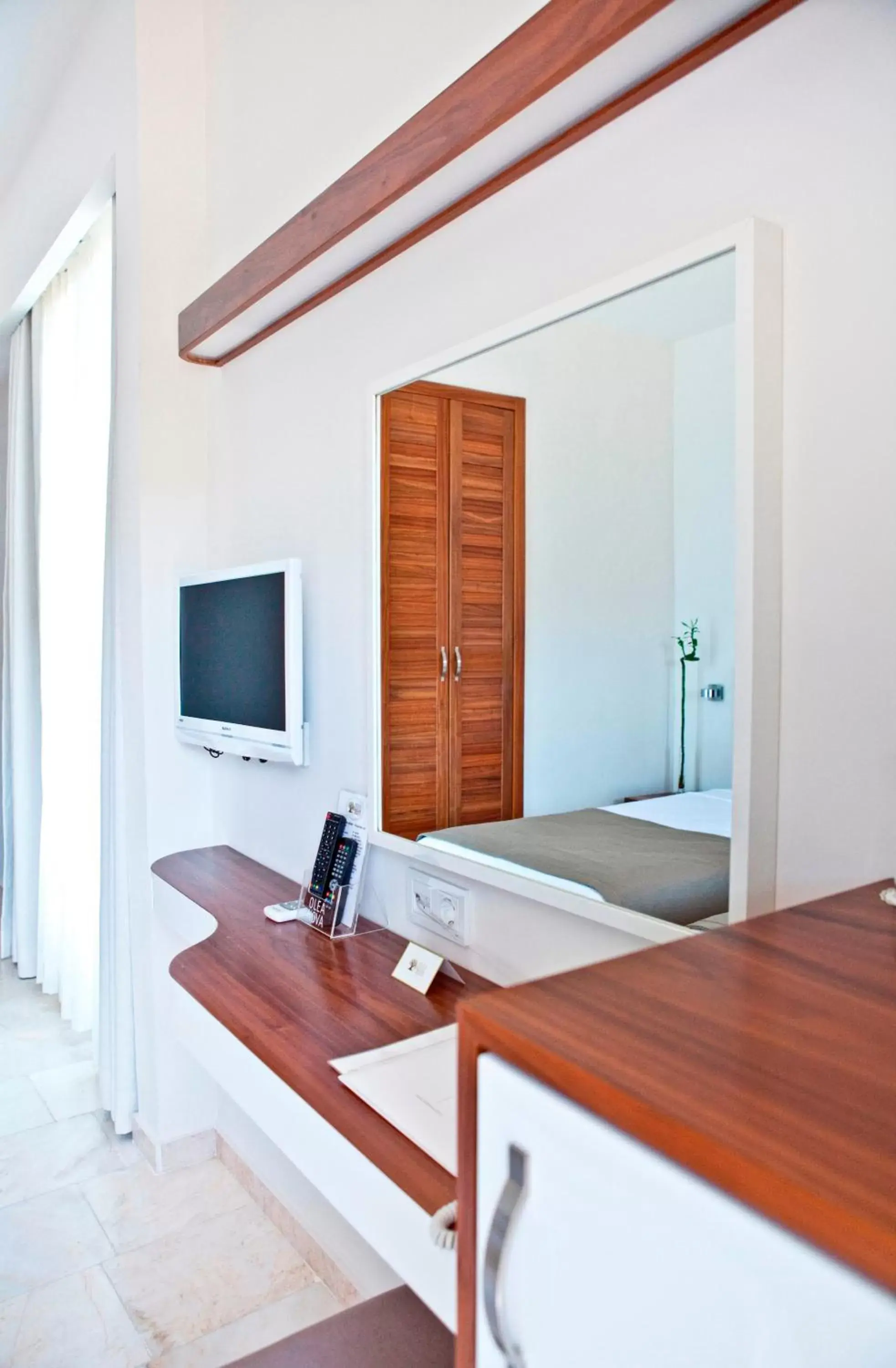 TV and multimedia, TV/Entertainment Center in Olea Nova Hotel