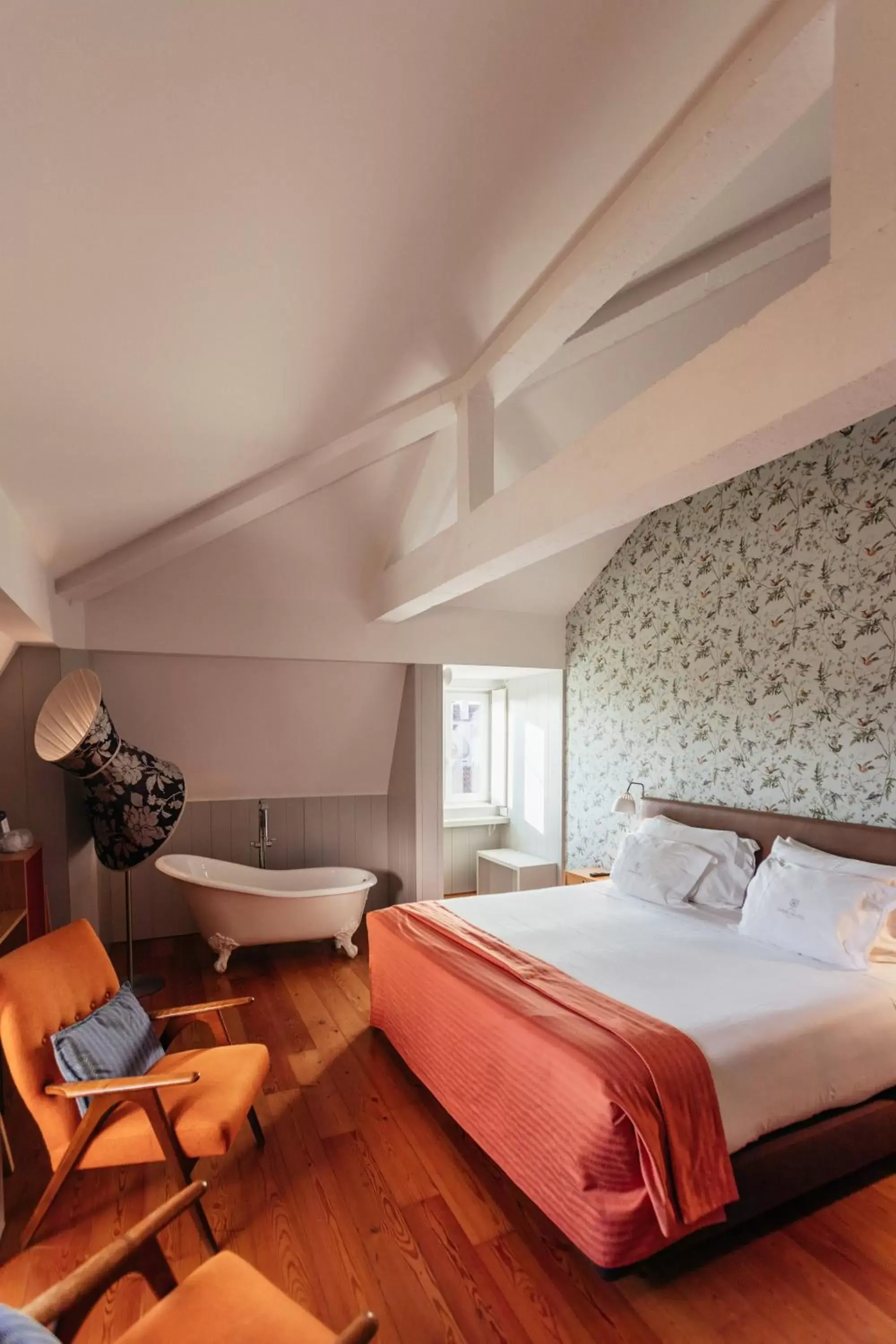 Bedroom, Bed in Lisboa Carmo Hotel