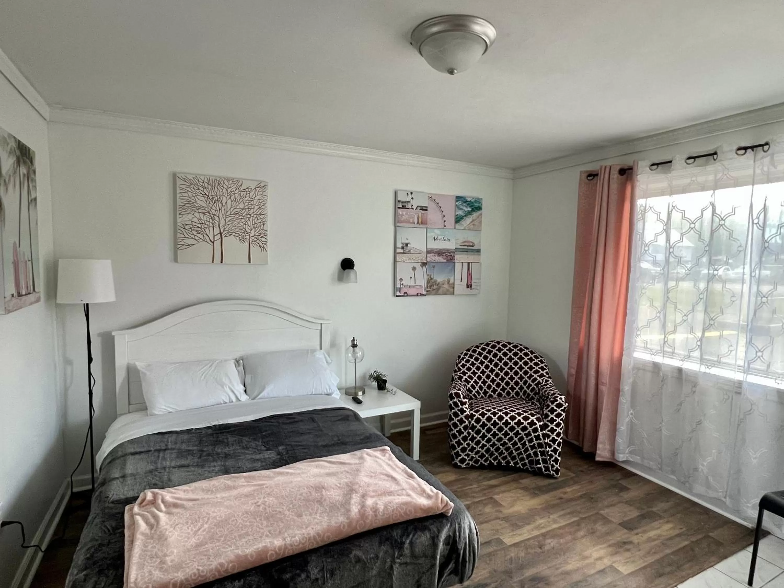 Bed in Cobmin Ridge Motel