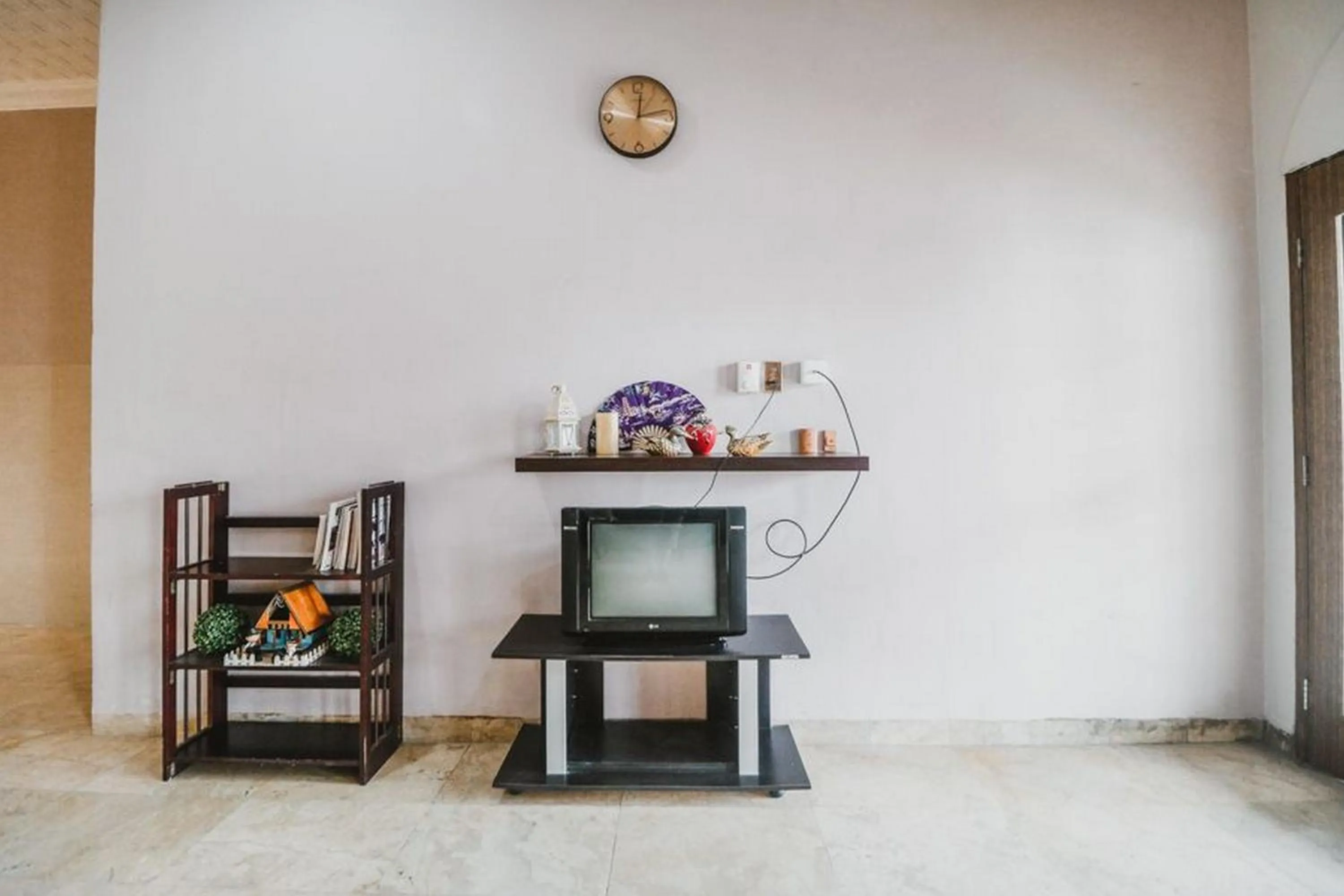 TV and multimedia in RedDoorz near Millennium ICT Center Medan