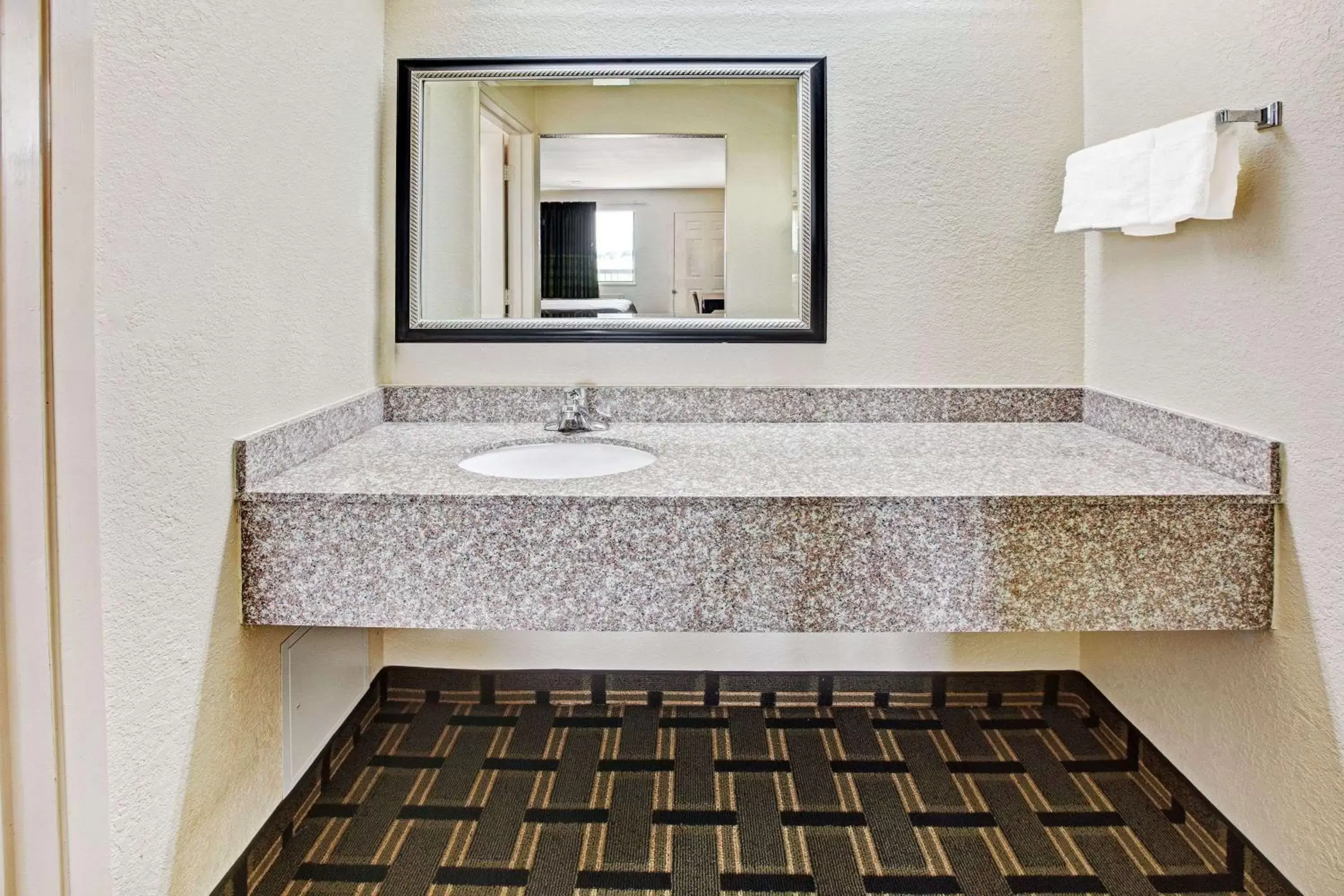 Bathroom in Super 8 by Wyndham Baytown I-10