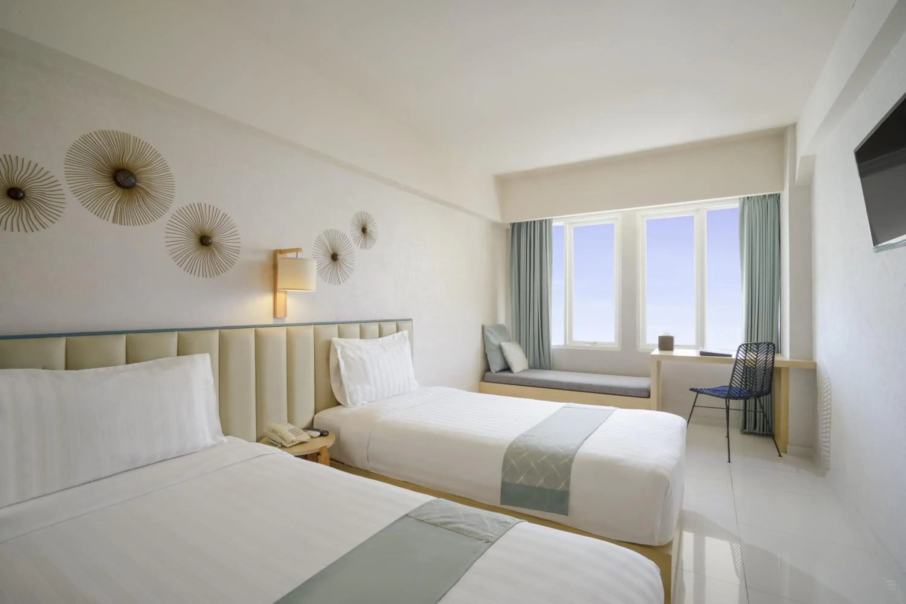 Bedroom, Bed in Solaris Hotel Kuta