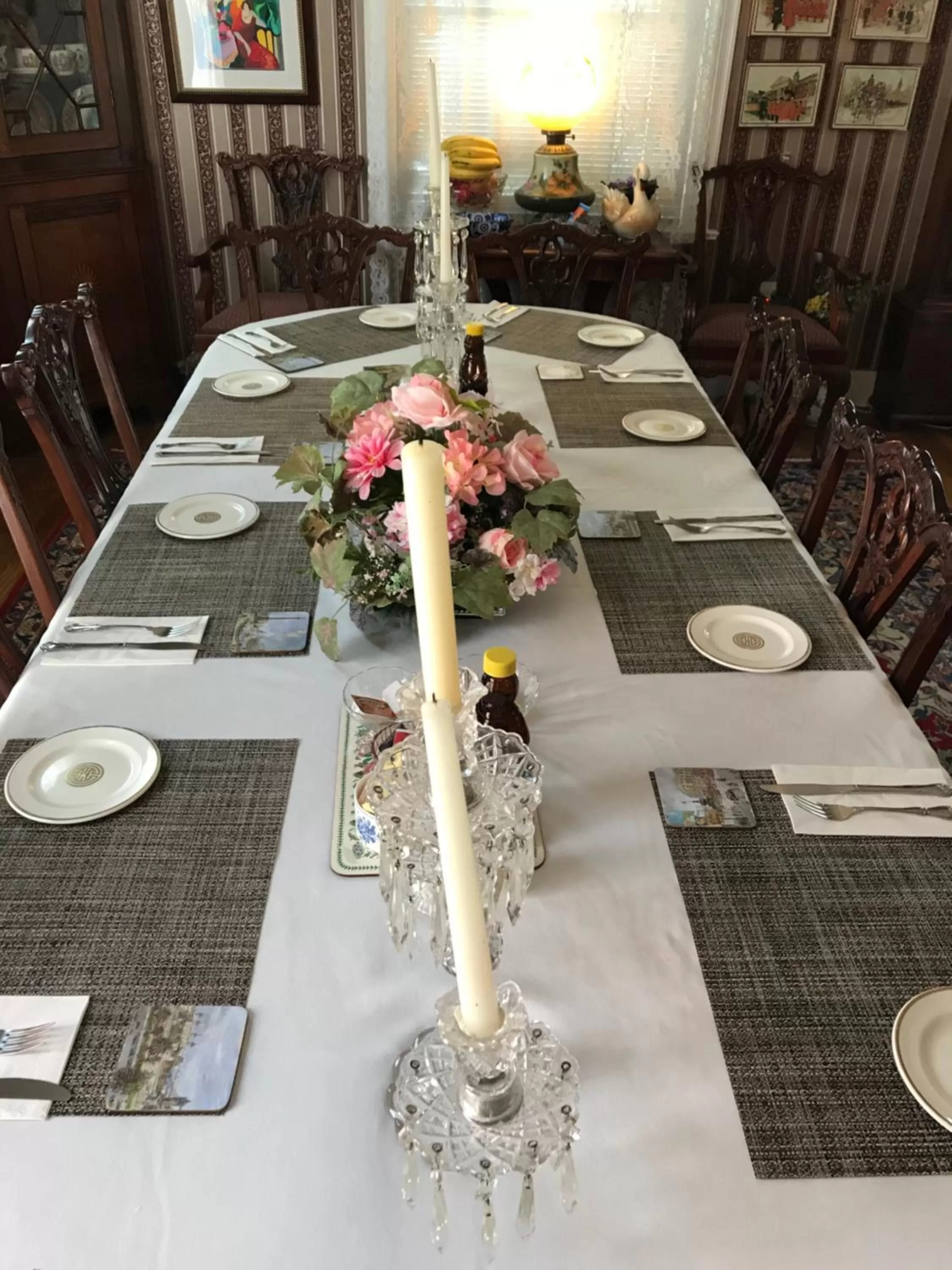 Continental breakfast, Restaurant/Places to Eat in Rose Manor Bed & Breakfast