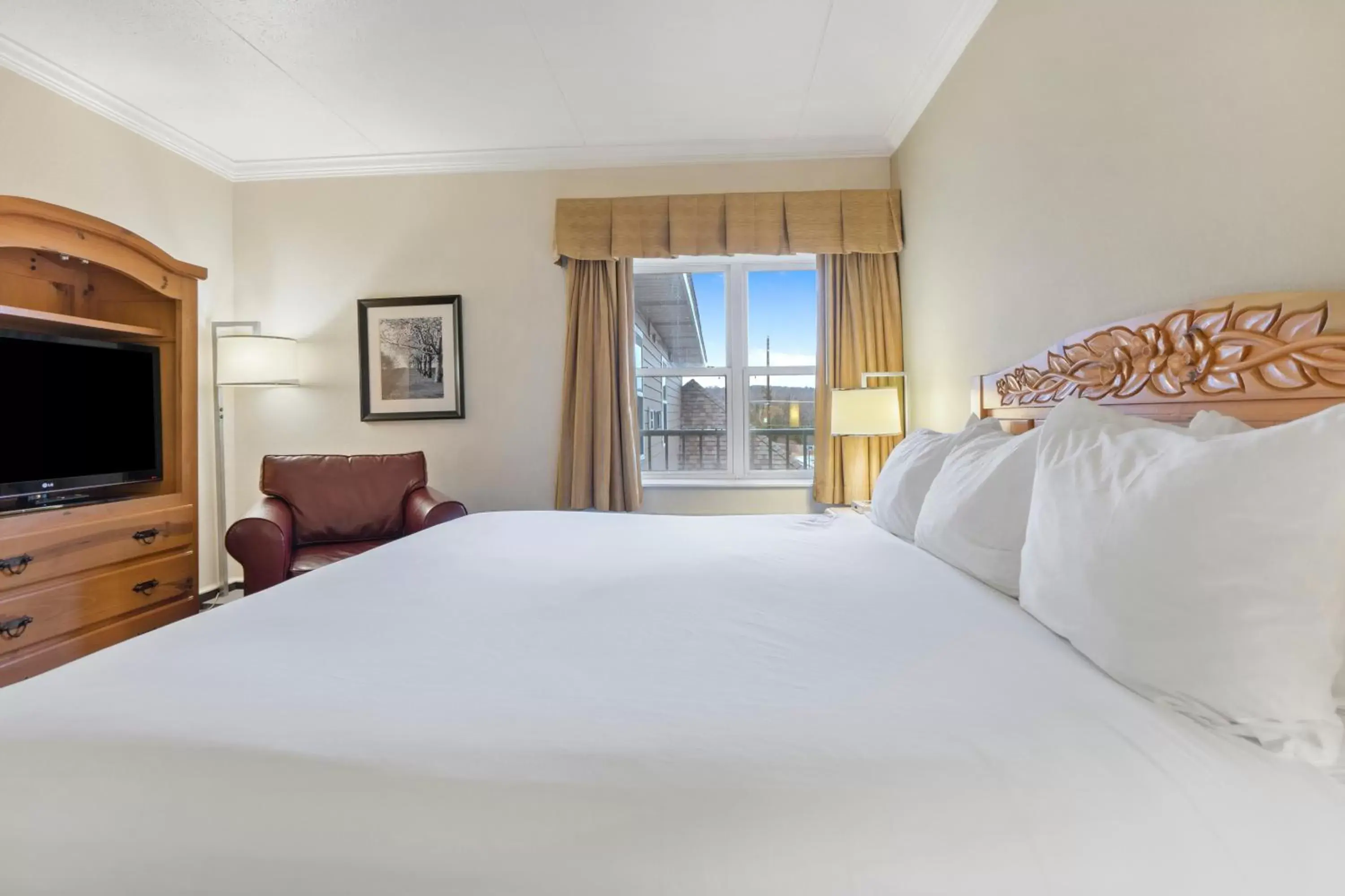 Bedroom, Bed in Cherry Tree Inn & Suites