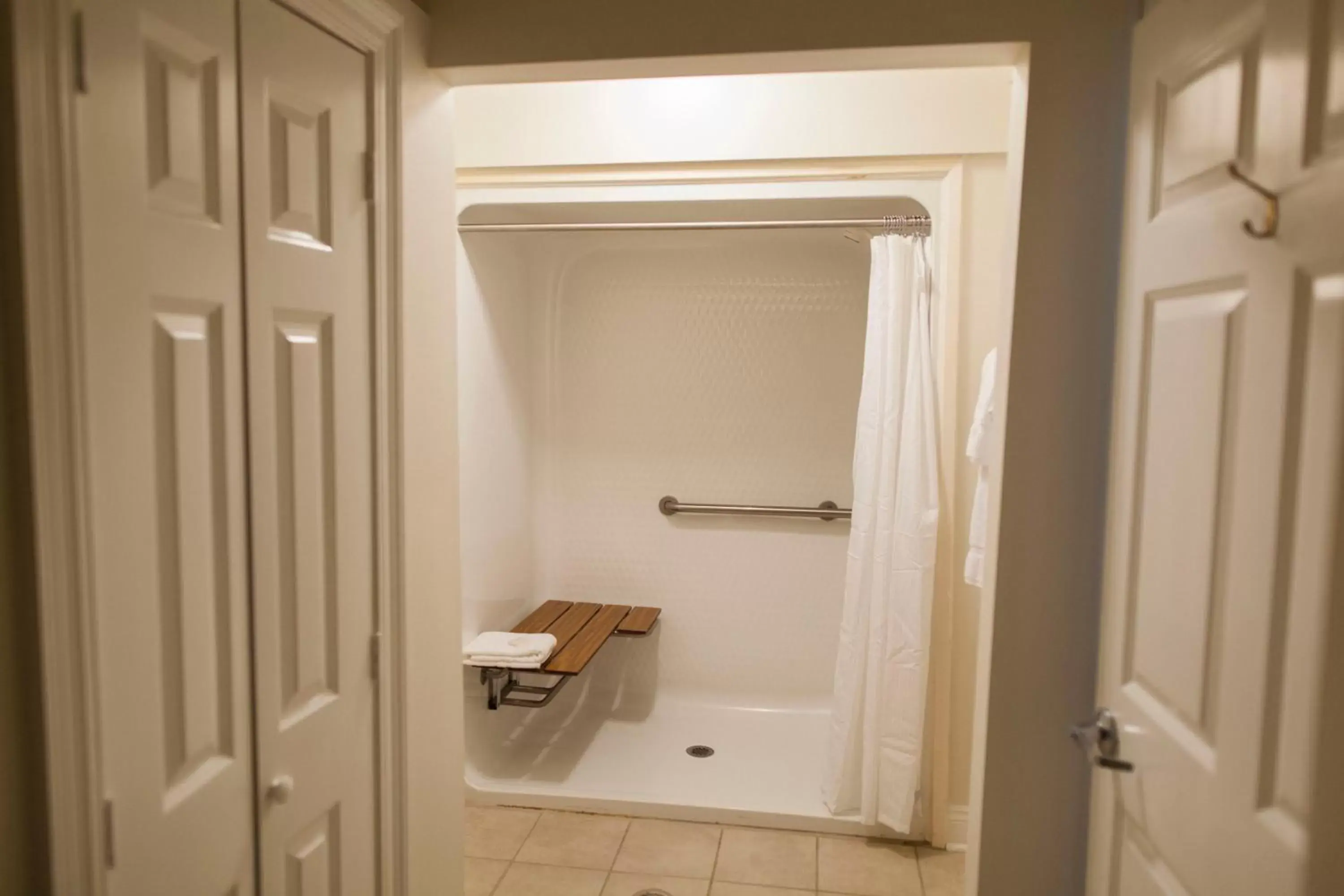 Bathroom in Greenwood Plantation B&B Inn