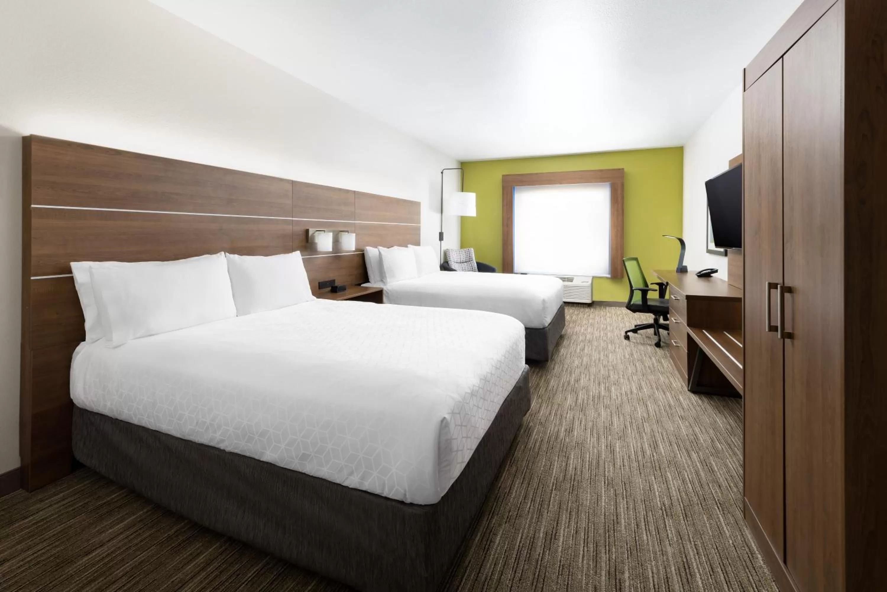 Photo of the whole room in Holiday Inn Express & Suites Oakhurst-Yosemite Park Area by IHG