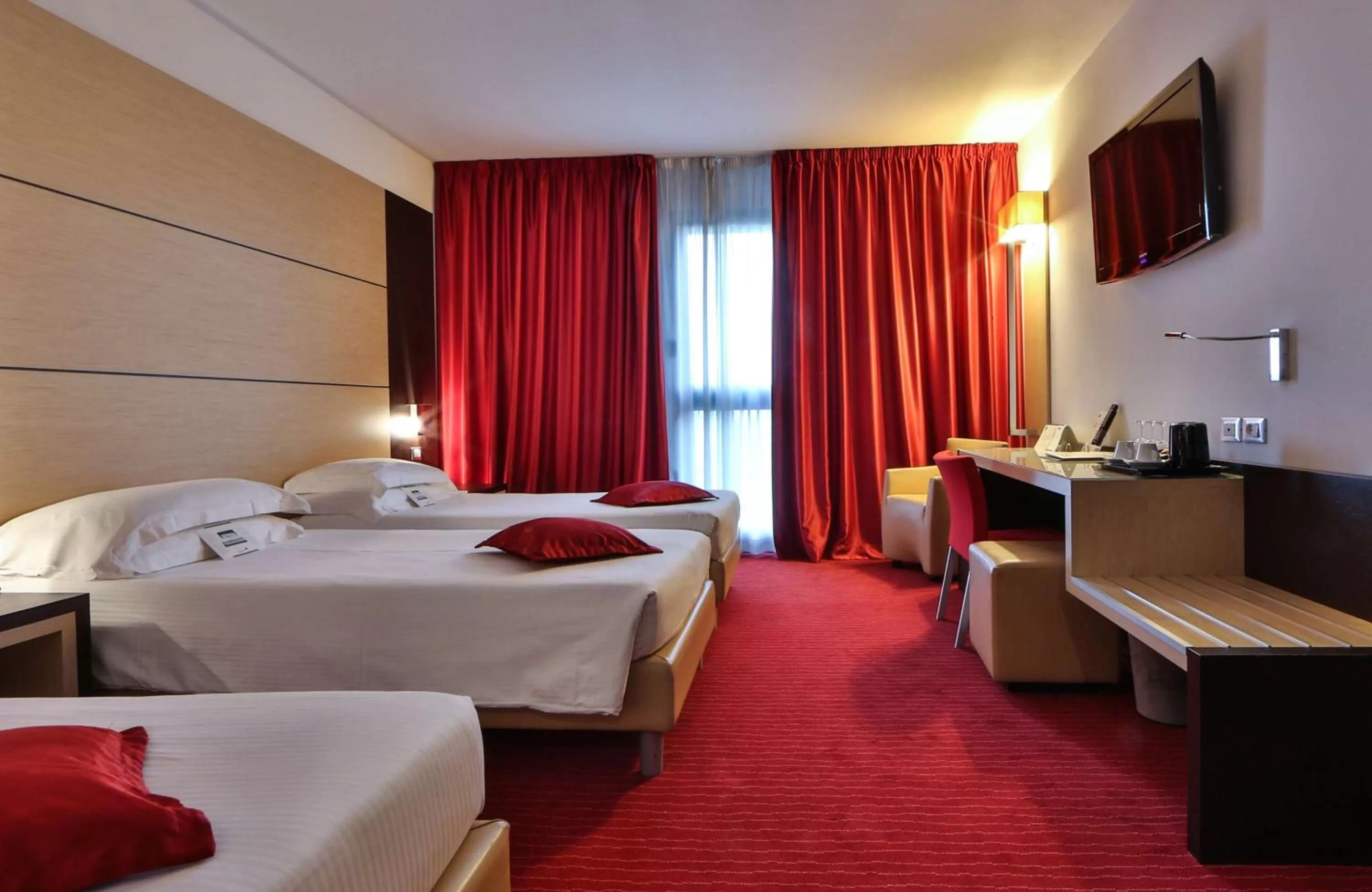 Photo of the whole room, Bed in Best Western Plus Hotel Galileo Padova