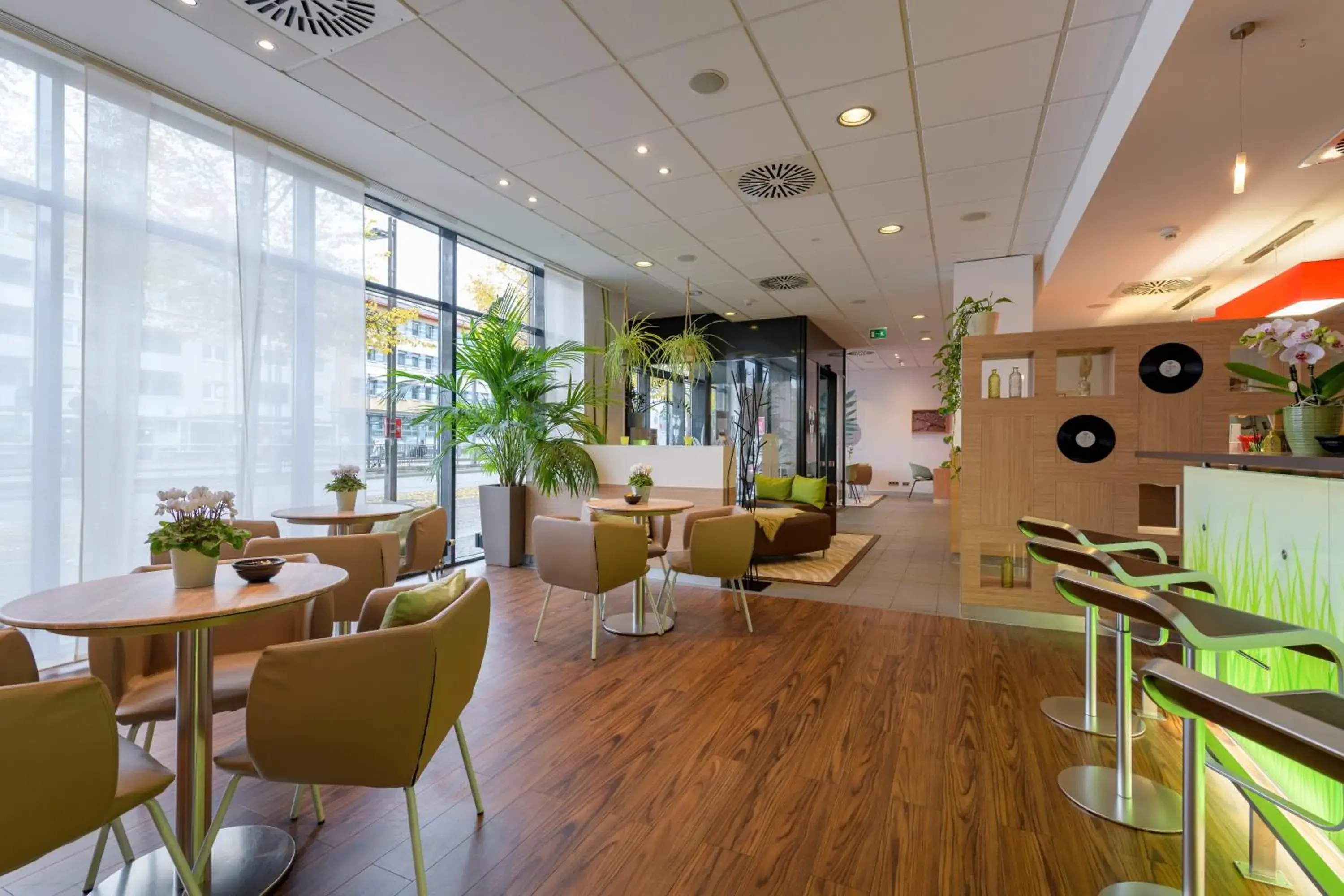 Restaurant/places to eat, Lounge/Bar in ibis Heilbronn City