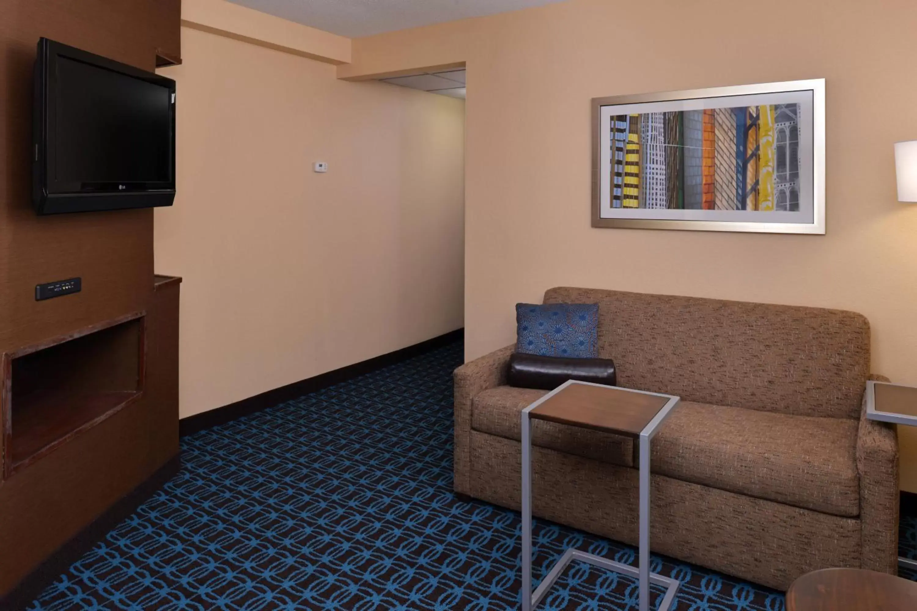Bedroom, Seating Area in Fairfield Inn and Suites by Marriott Dayton Troy