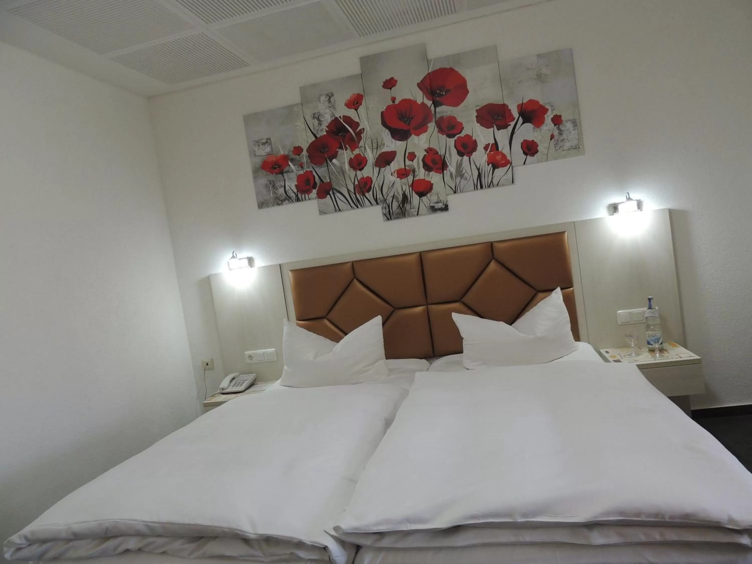 Photo of the whole room, Bed in Gasthof Kessler