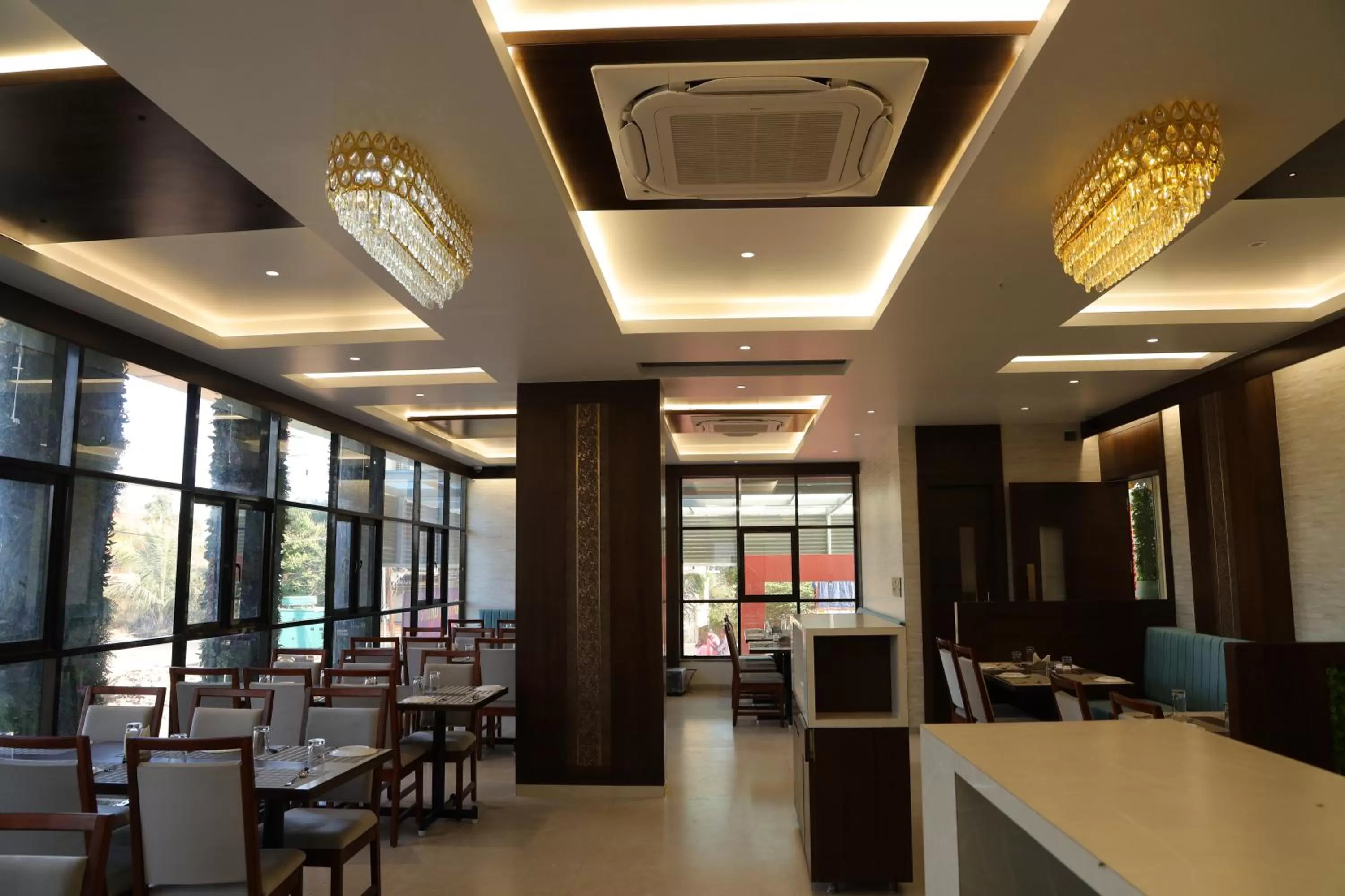 Restaurant/Places to Eat in Blisss Hotel Kolhapur