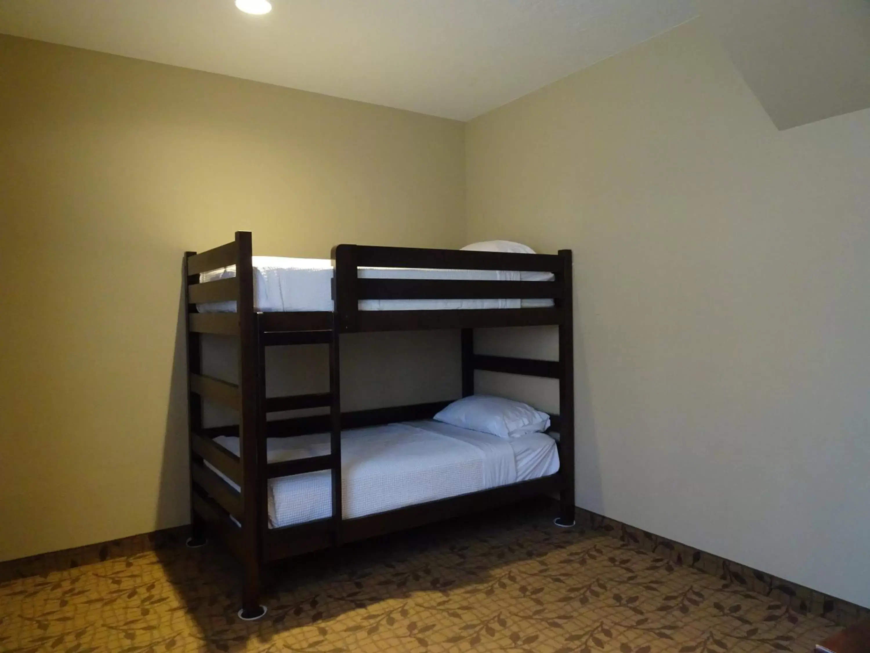 Photo of the whole room, Bunk Bed in Holiday Inn Express Springdale - Zion National Park Area, an IHG Hotel