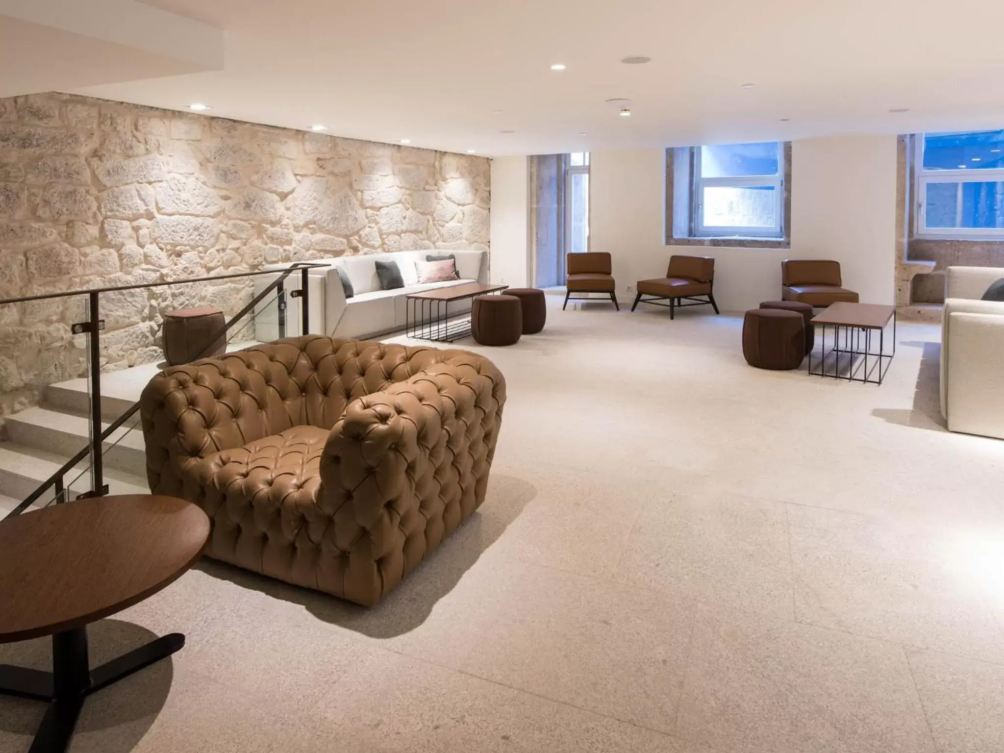 Seating area in Hotel Carris Porto Ribeira