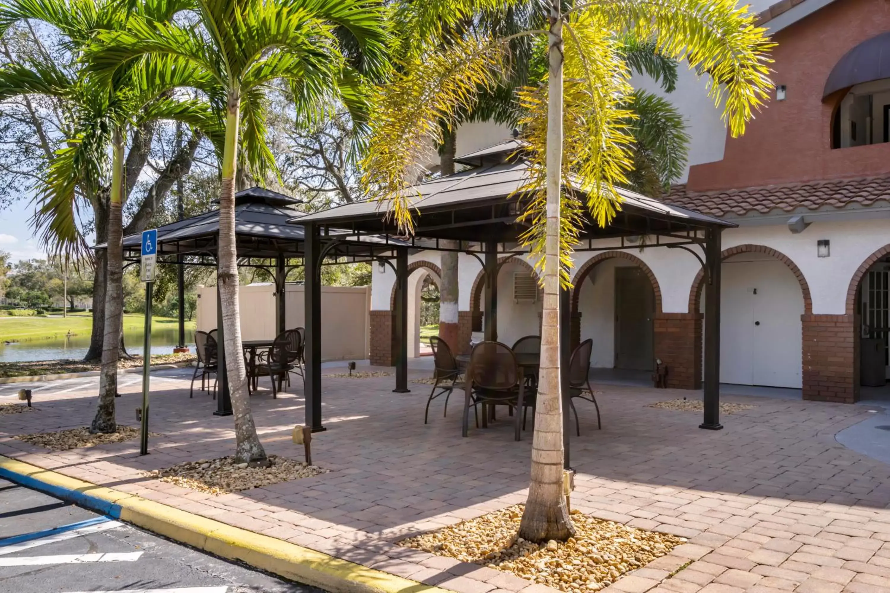 Patio in Clarion Pointe Tampa East near Fairgrounds and Casino