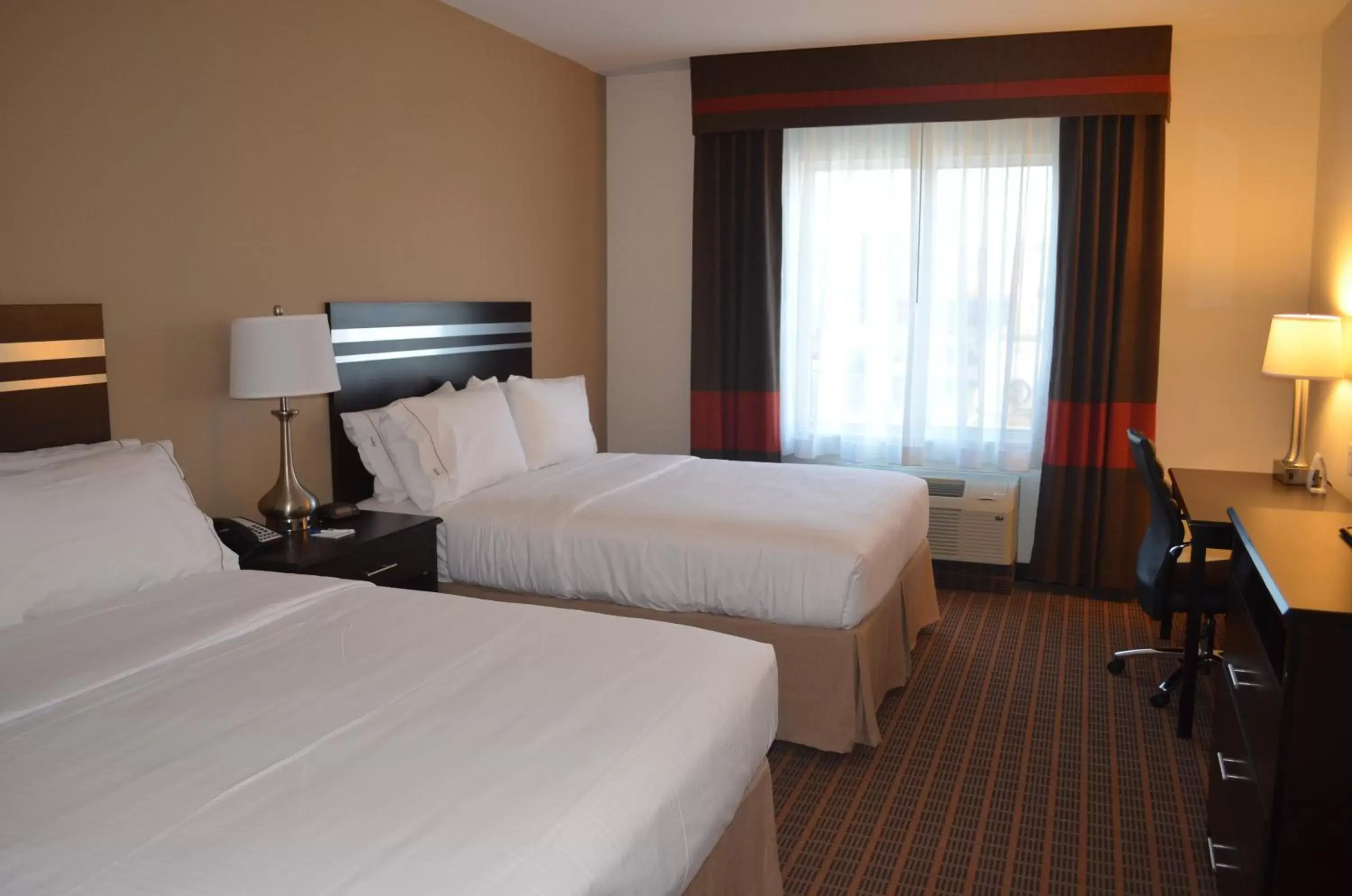 Photo of the whole room, Bed in Holiday Inn Express & Suites Golden, an IHG Hotel