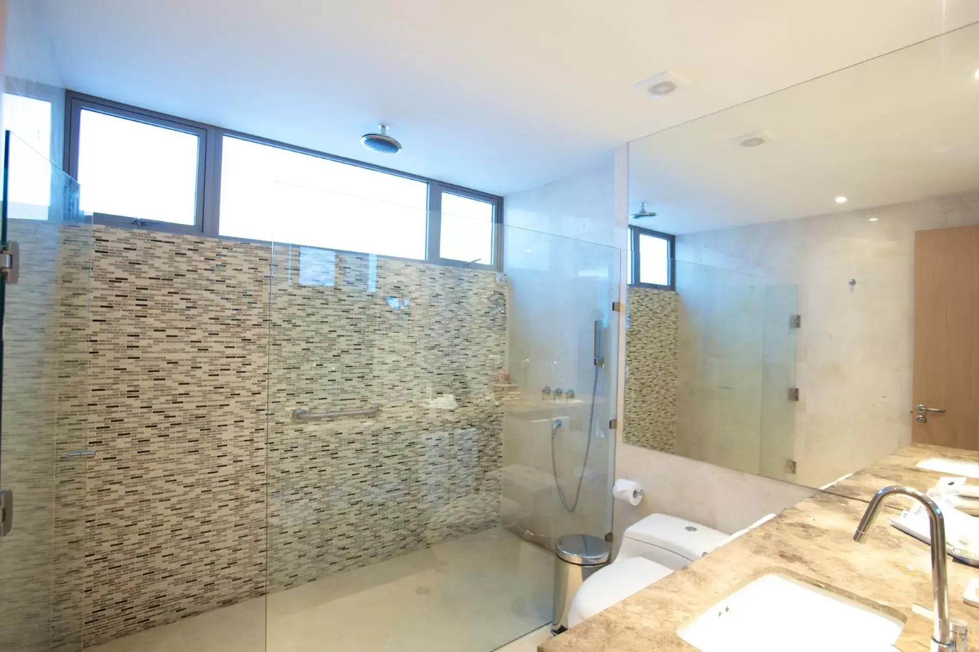 Bathroom in Radisson Cartagena Ocean Pavillion Hotel