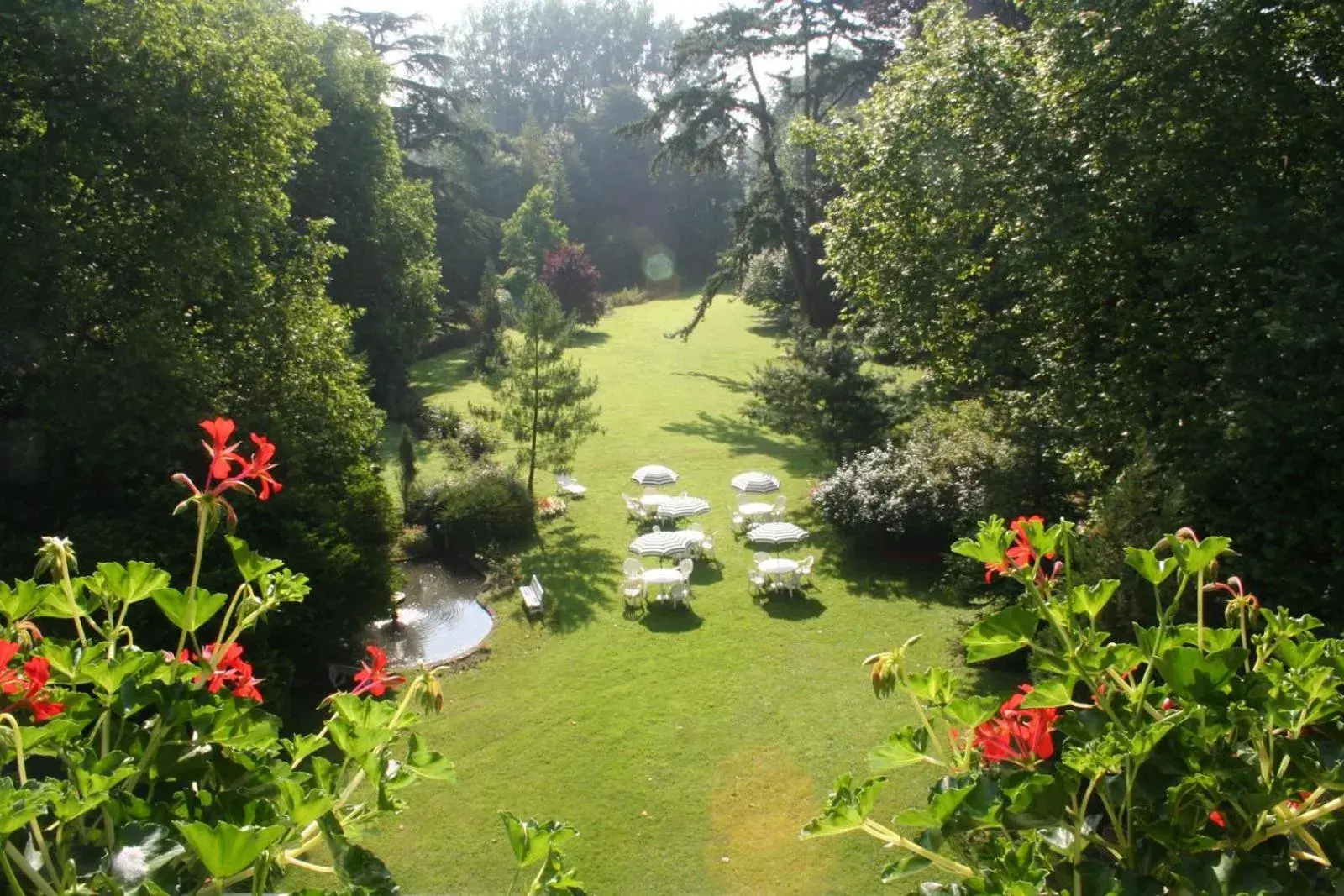 Garden in Hotel Belle Isle Sur Risle