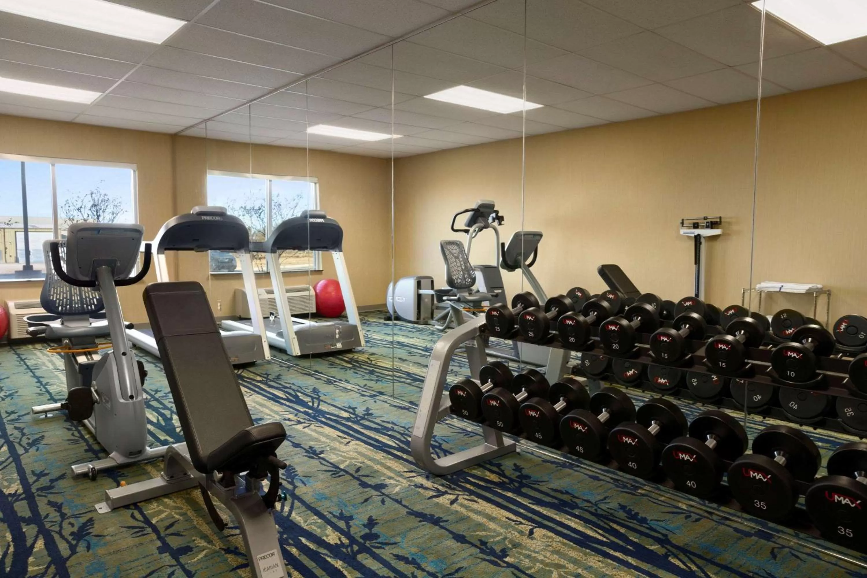 Fitness centre/facilities in Wingate by Wyndham Seminole