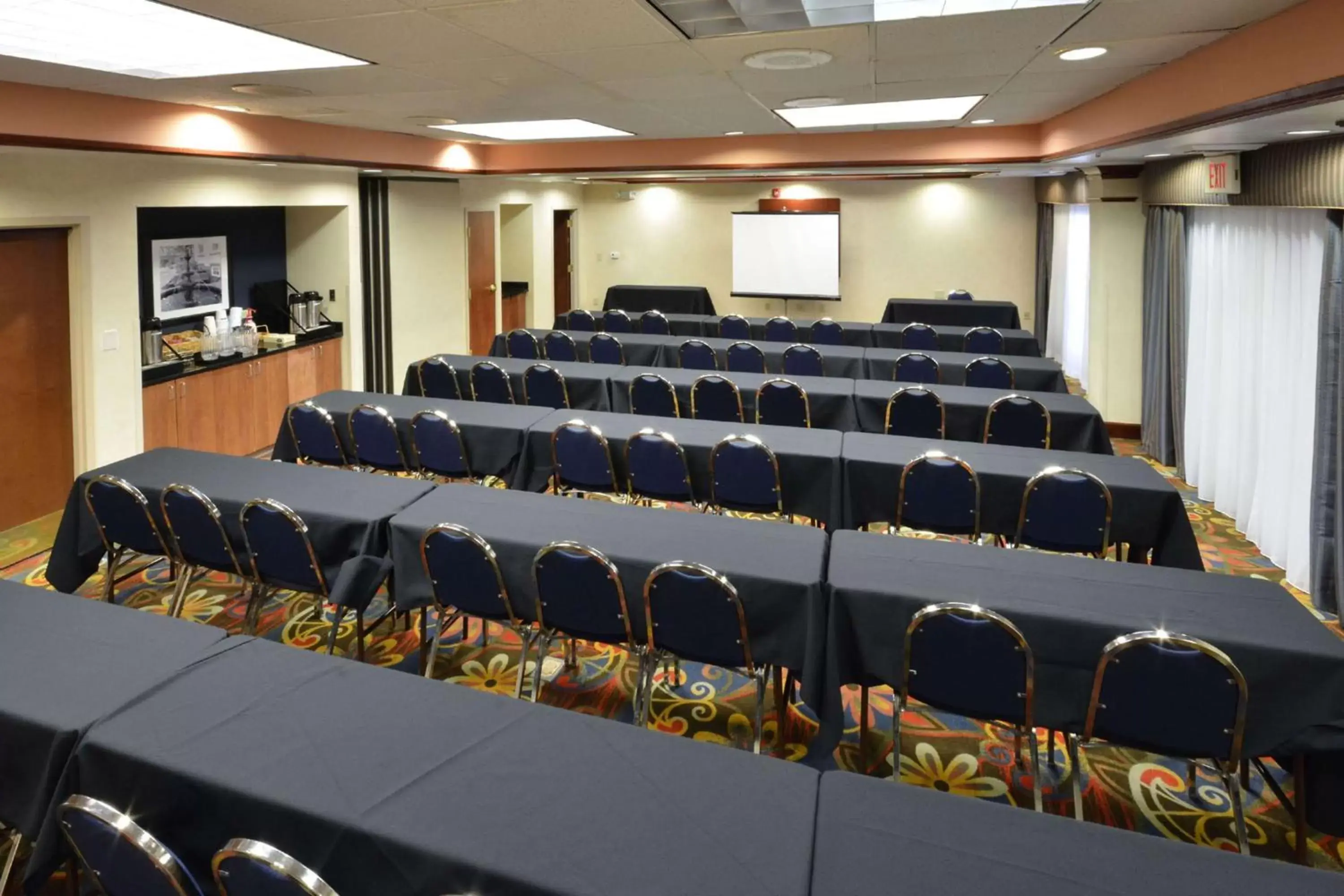 Meeting/conference room in Hampton Inn Raleigh Capital Blvd North