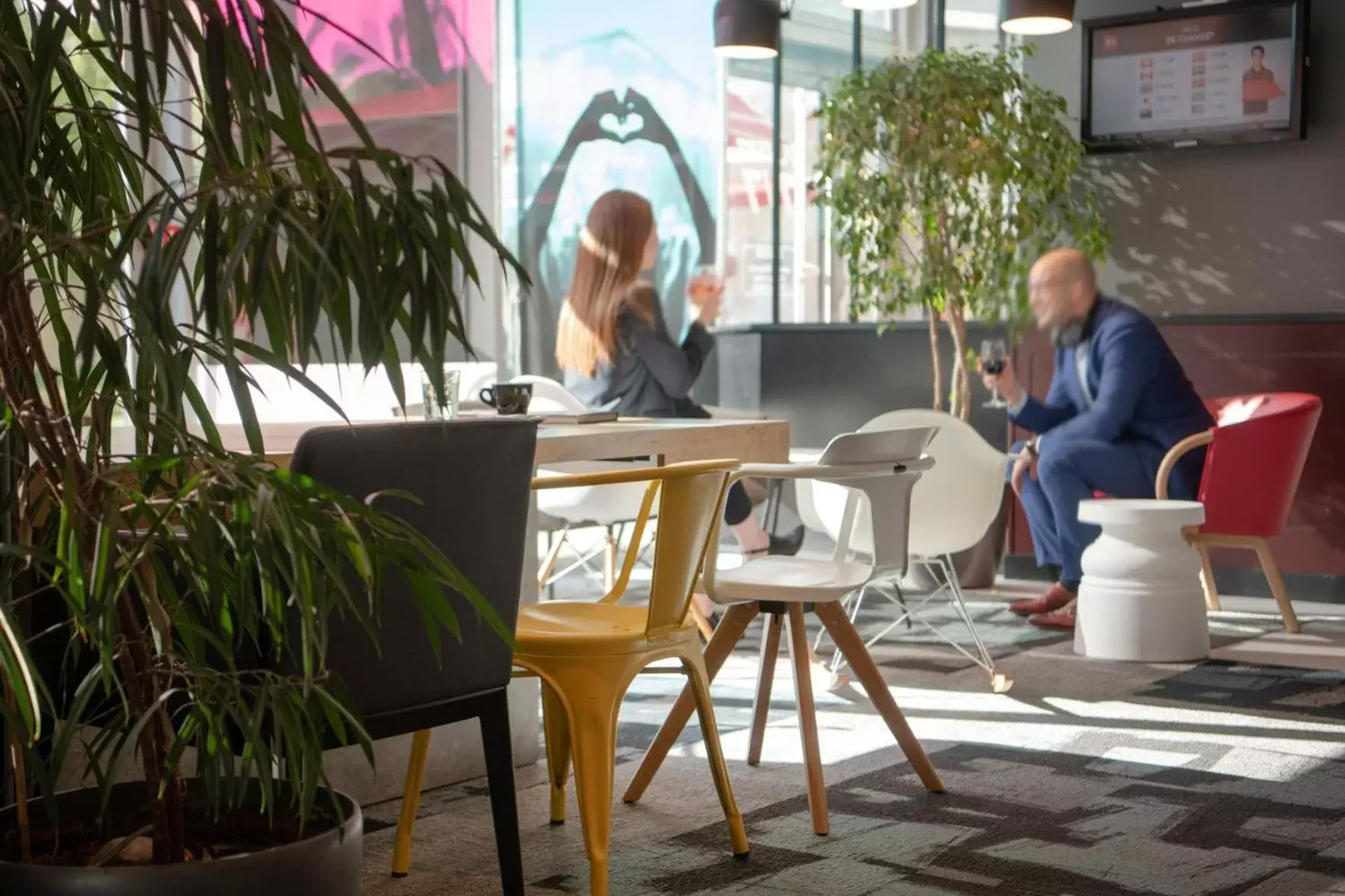 Lounge or bar in ibis Lyon Caluire Cité Internationale