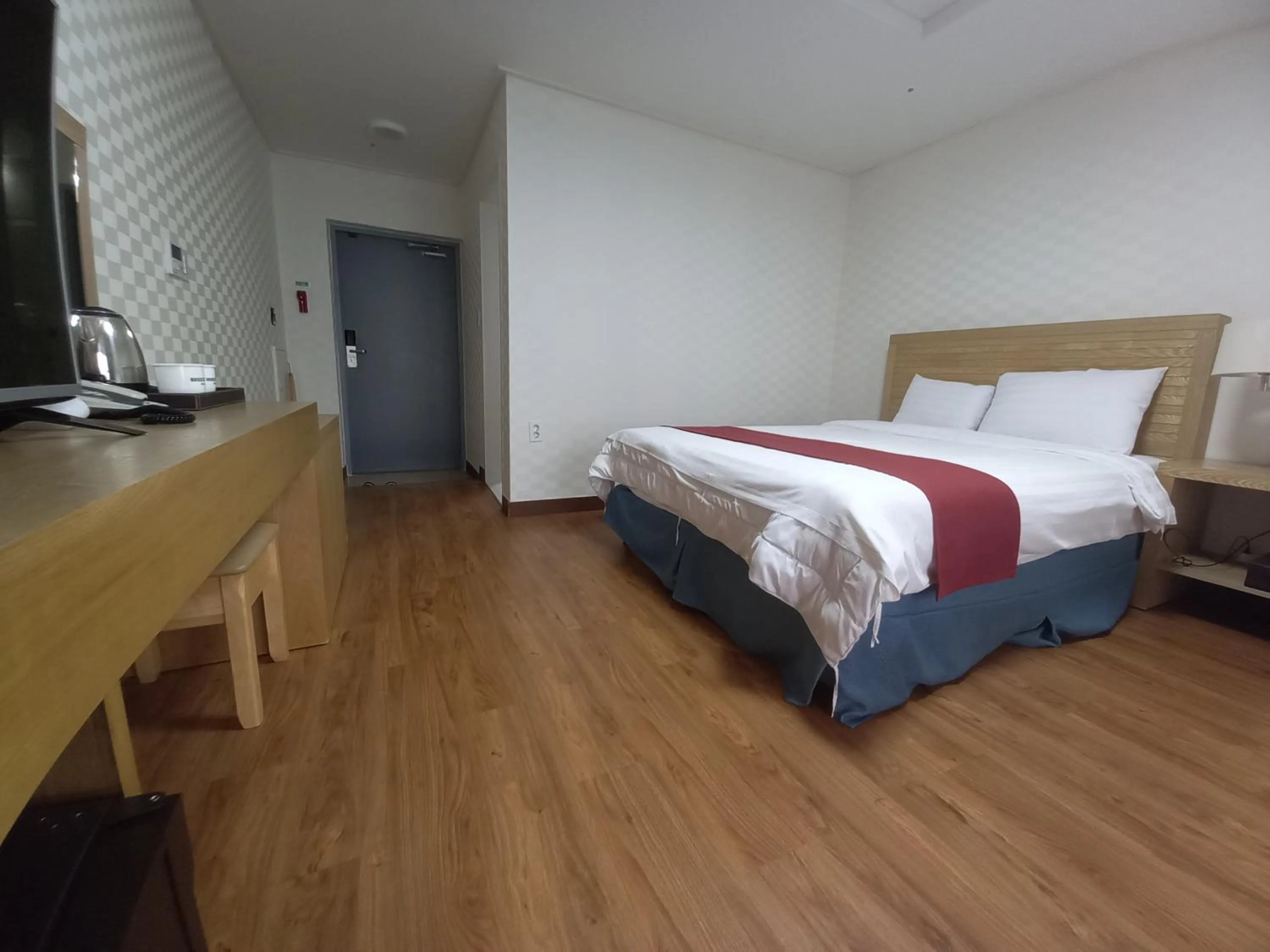 Photo of the whole room, Bed in Breeze Bay Hotel