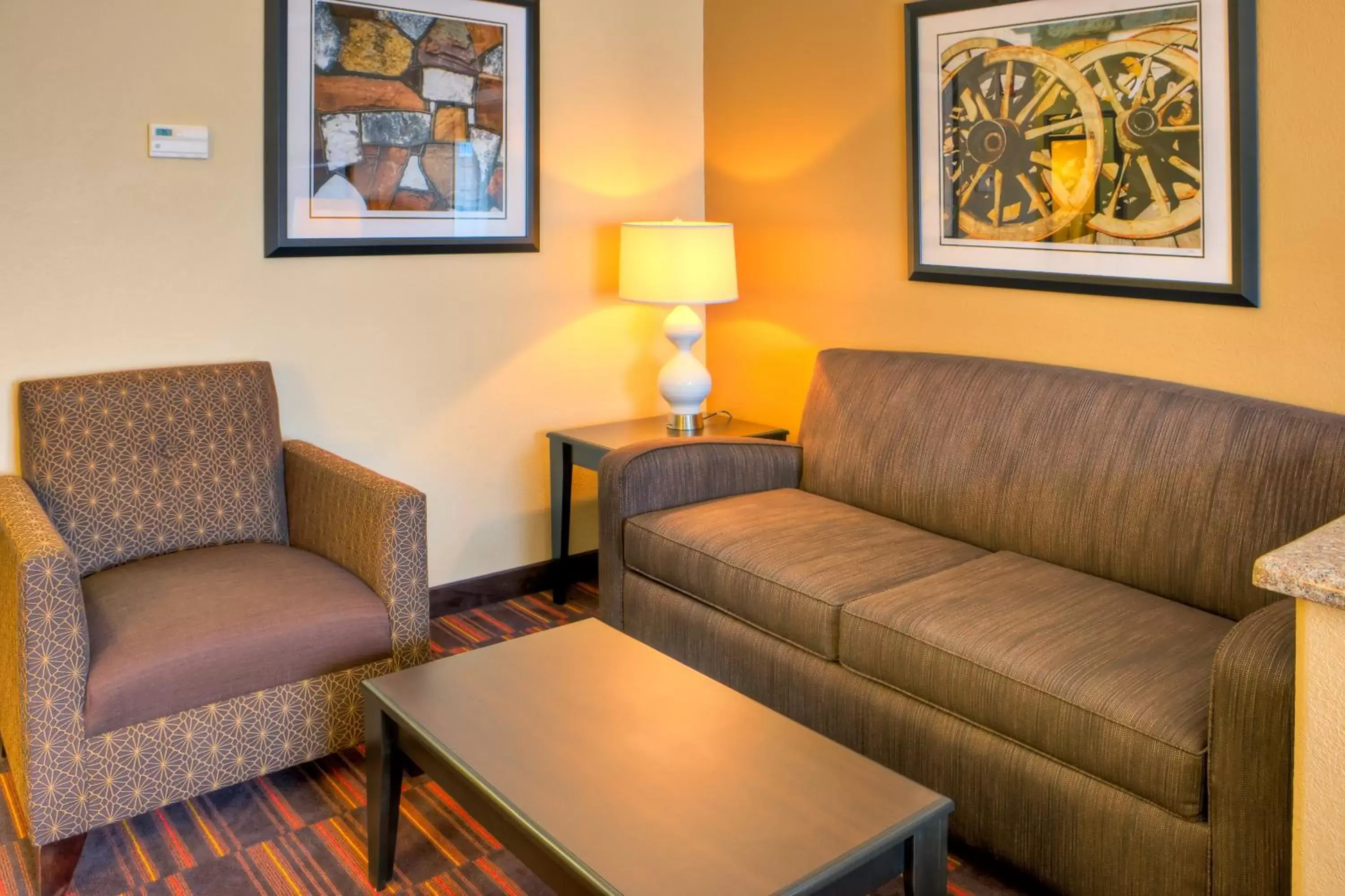 Photo of the whole room, Seating Area in Holiday Inn Express and Suites Granbury, an IHG Hotel