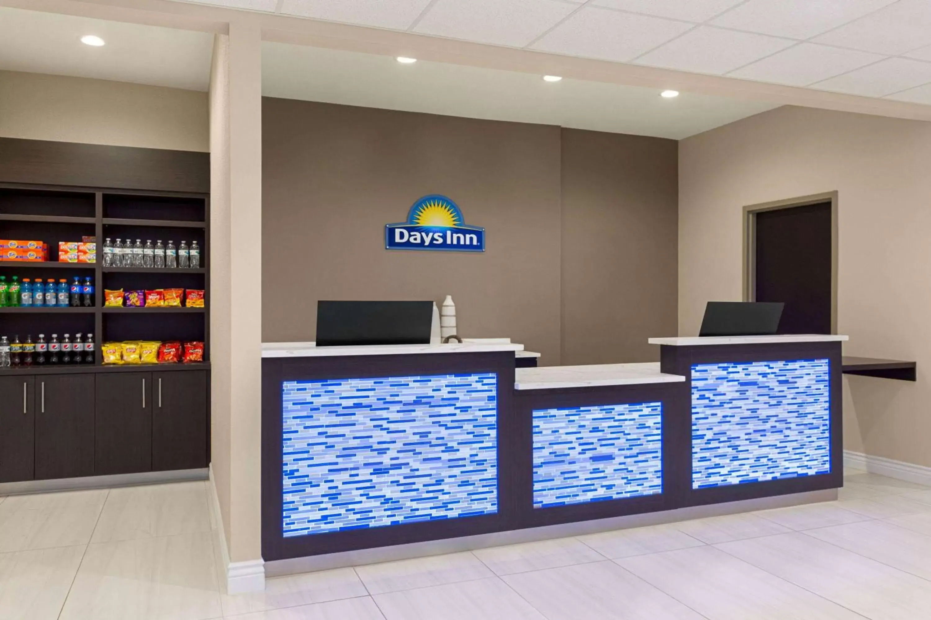 Restaurant/places to eat, Lobby/Reception in Days Inn & Suites by Wyndham Greater Tomball