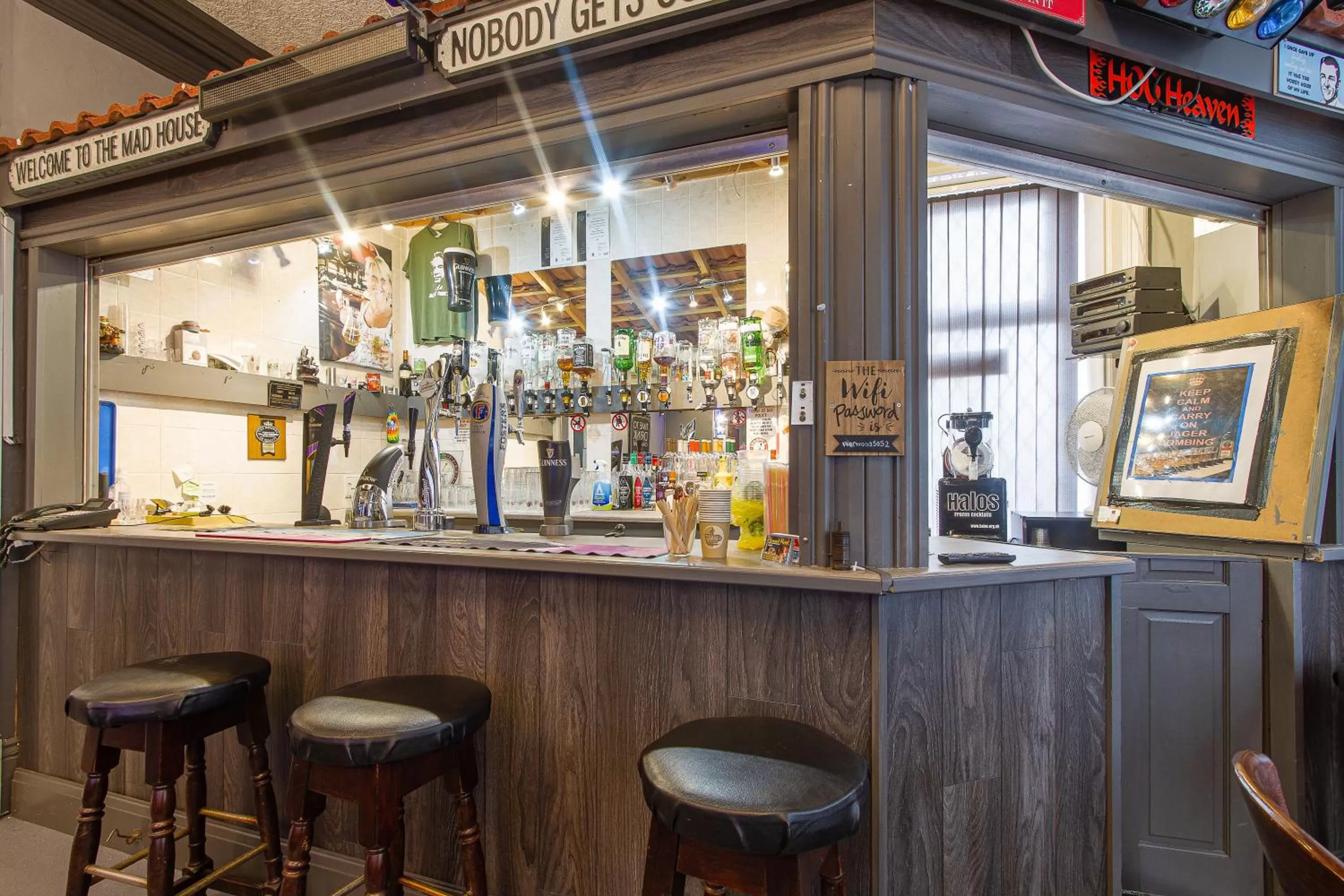 Lounge or bar in The Norwood Hotel for Groups-Blackpool Party Weekends