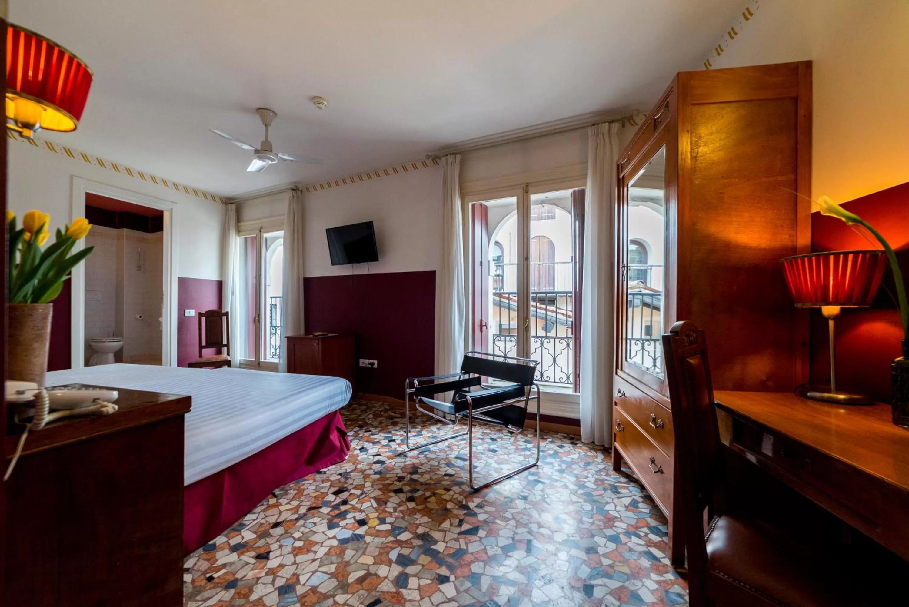 Photo of the whole room, Bed in Antico Hotel Vicenza