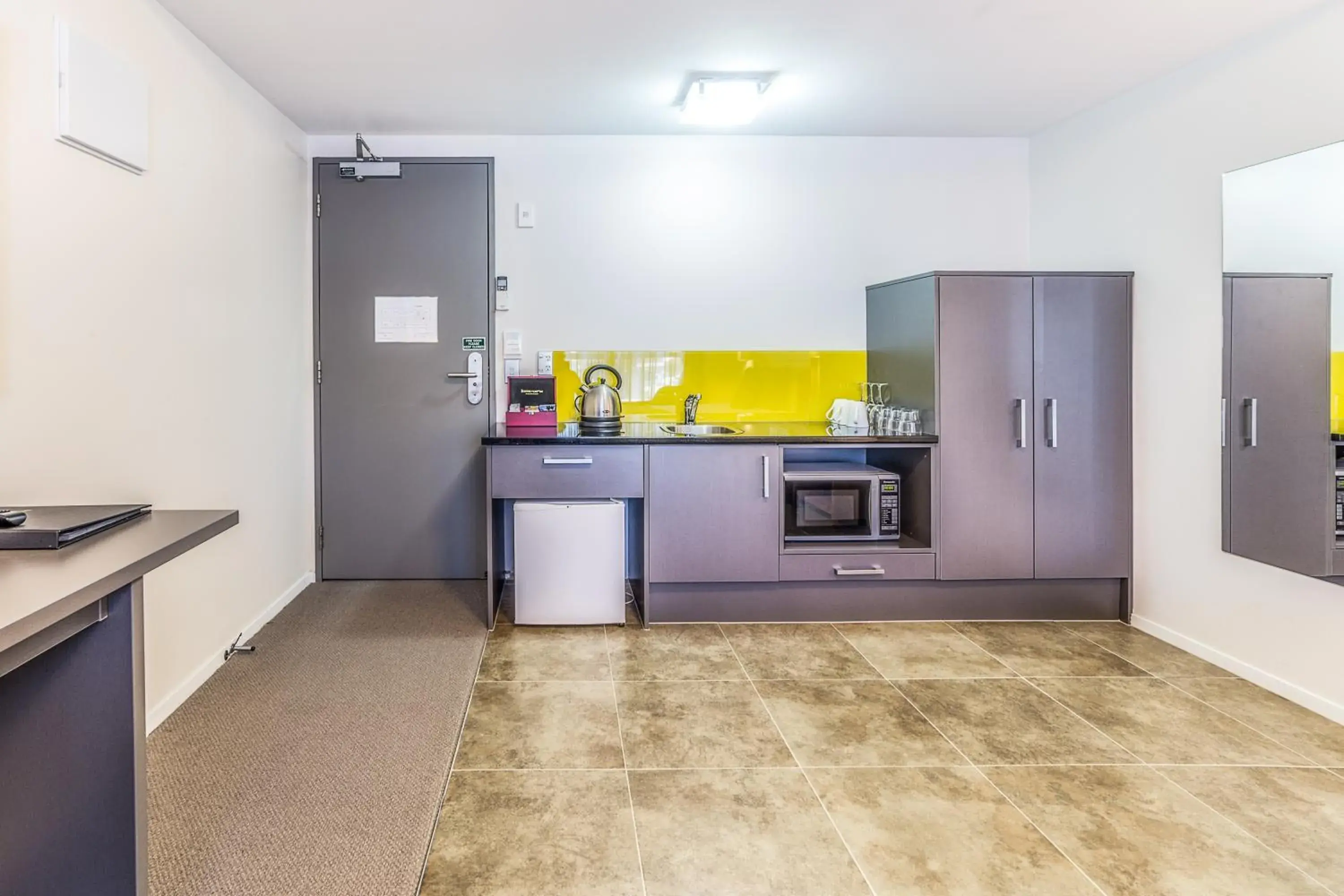 Kitchen or kitchenette, Kitchen/Kitchenette in Alexander Inn