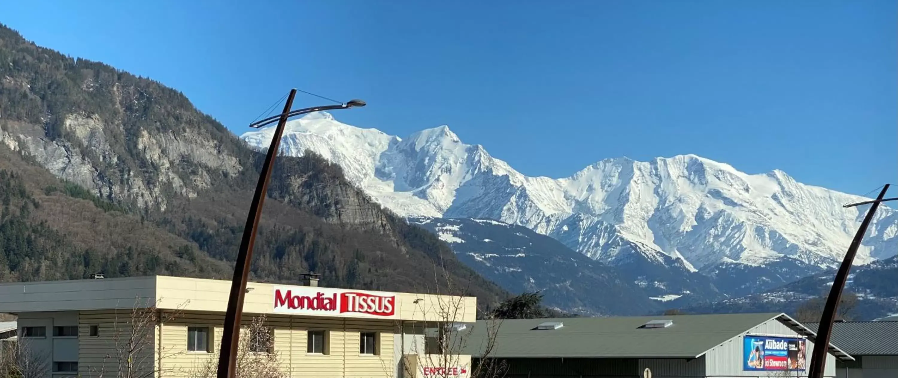 Mountain view in Ibis Budget Sallanches Mountain view in Ibis Budget Sallanches