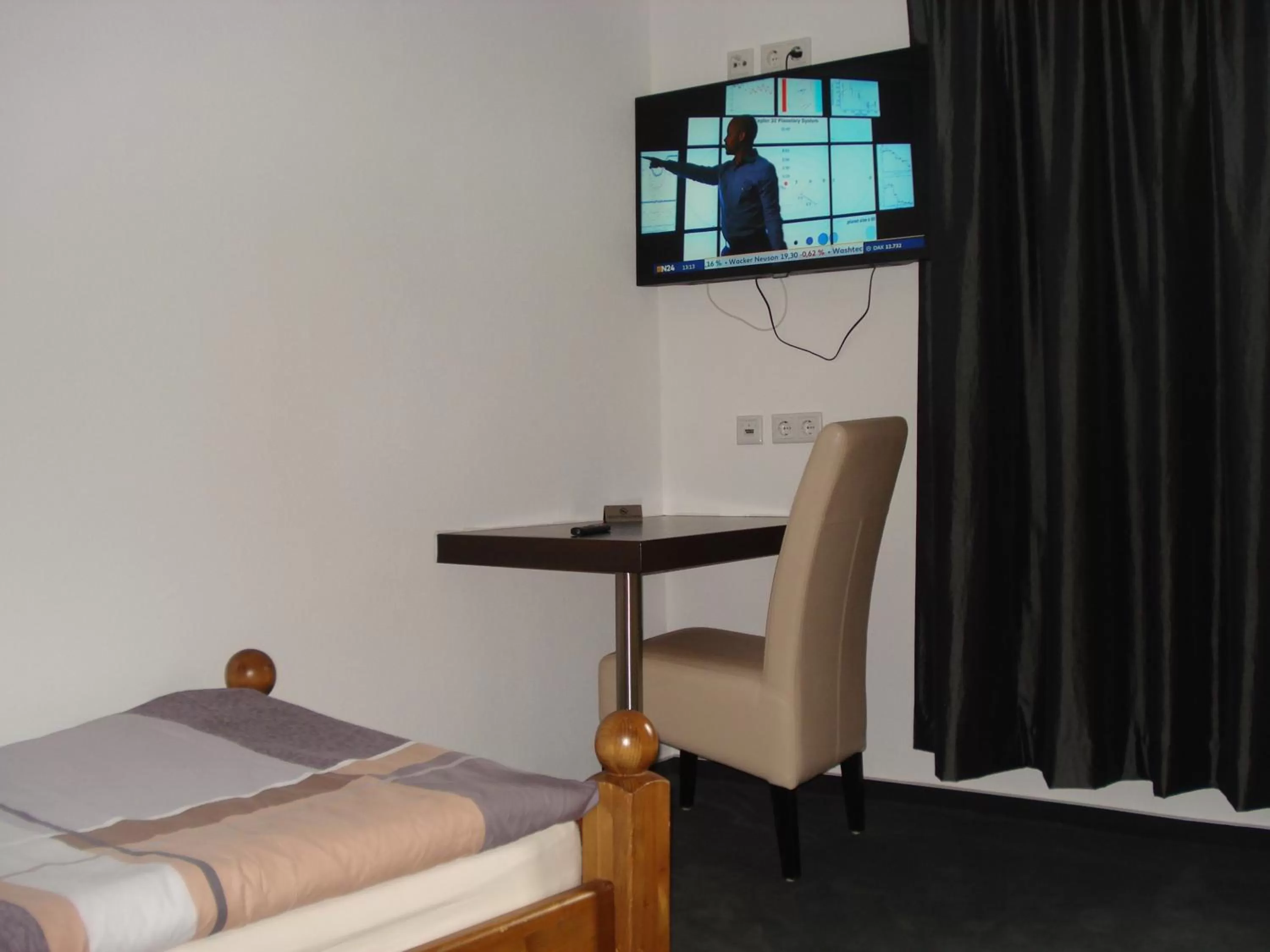 TV and multimedia, Bed in Hotel Restaurant Fritz