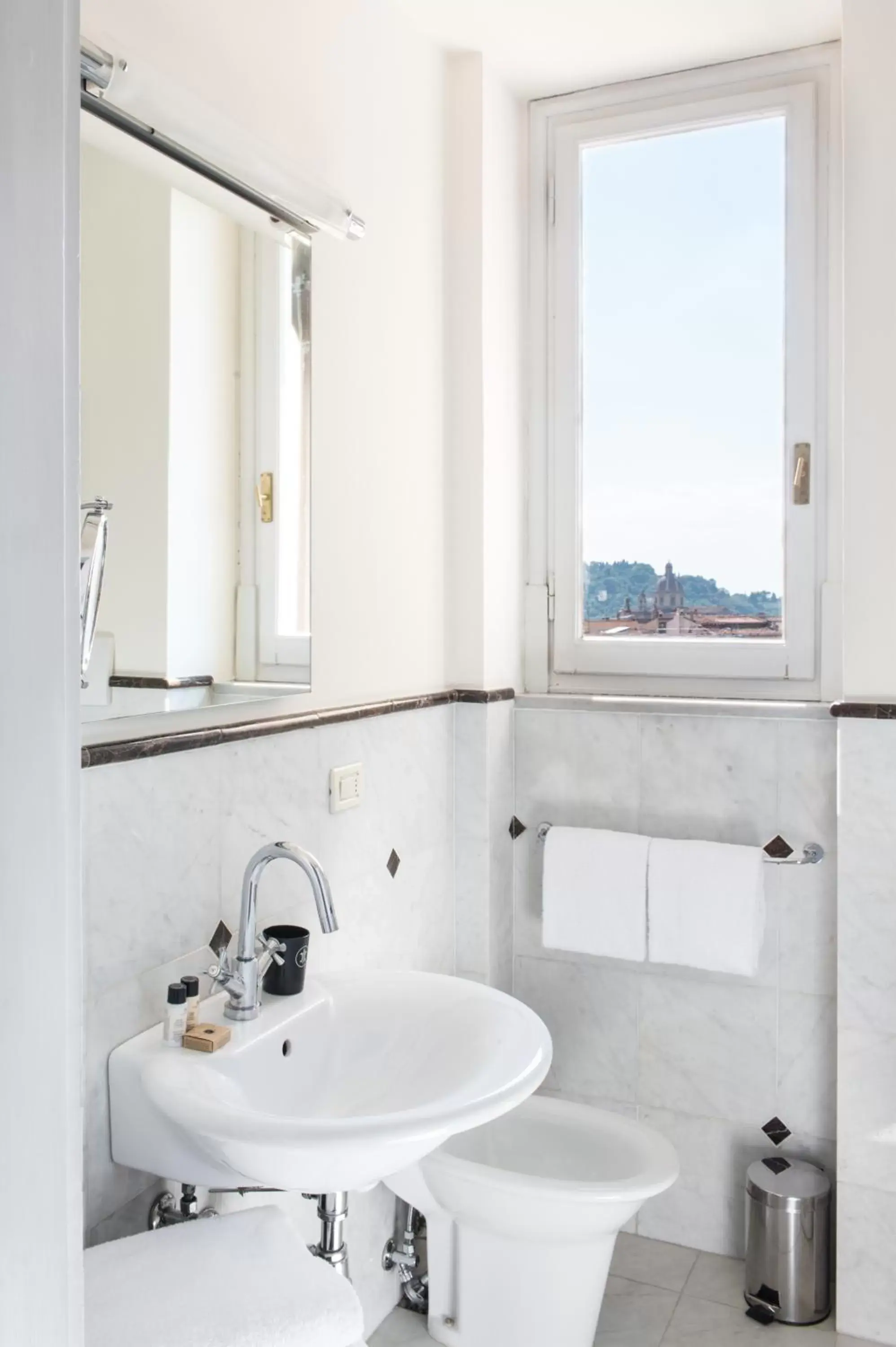 Bathroom in Tornabuoni Suites Collection Residenza D'Epoca