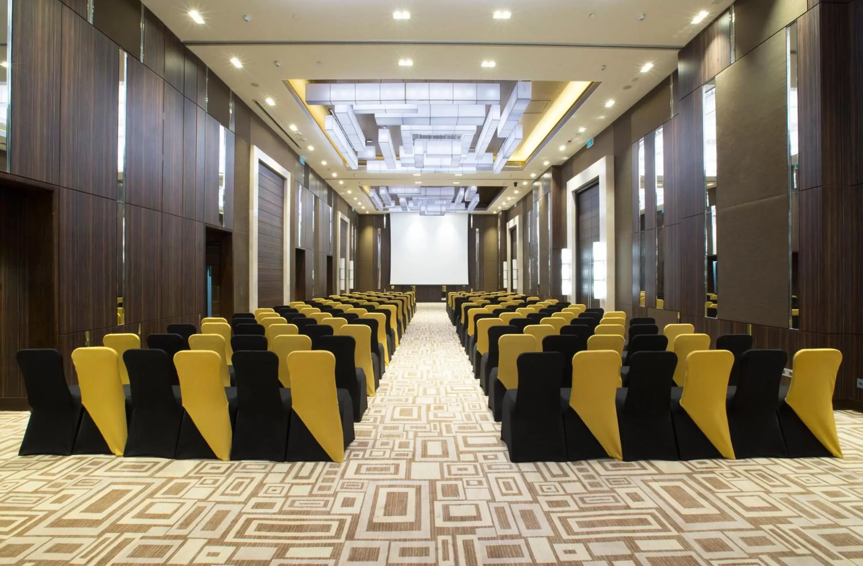 Meeting/conference room in Holiday Inn Chennai OMR IT Expressway, an IHG Hotel