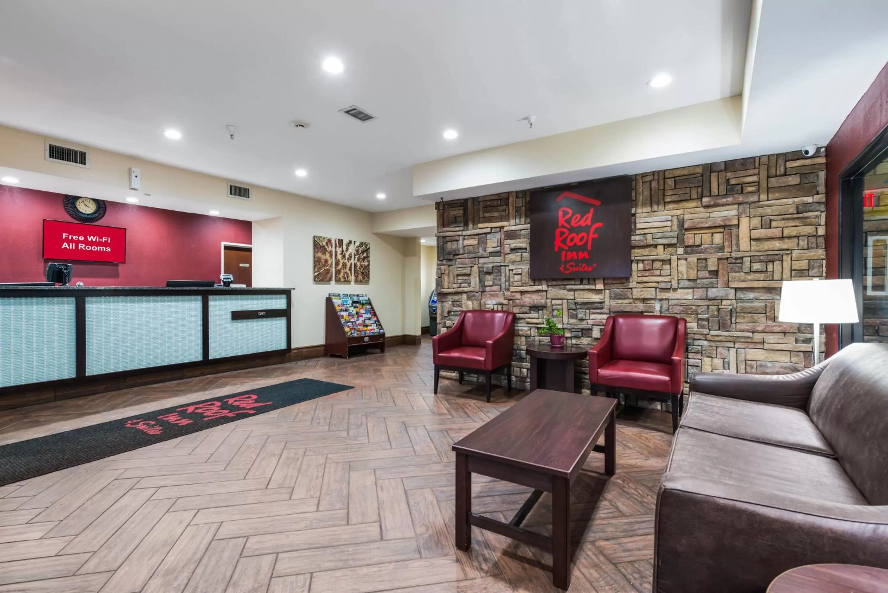 Lobby or reception in Red Roof Inn & Suites Monee