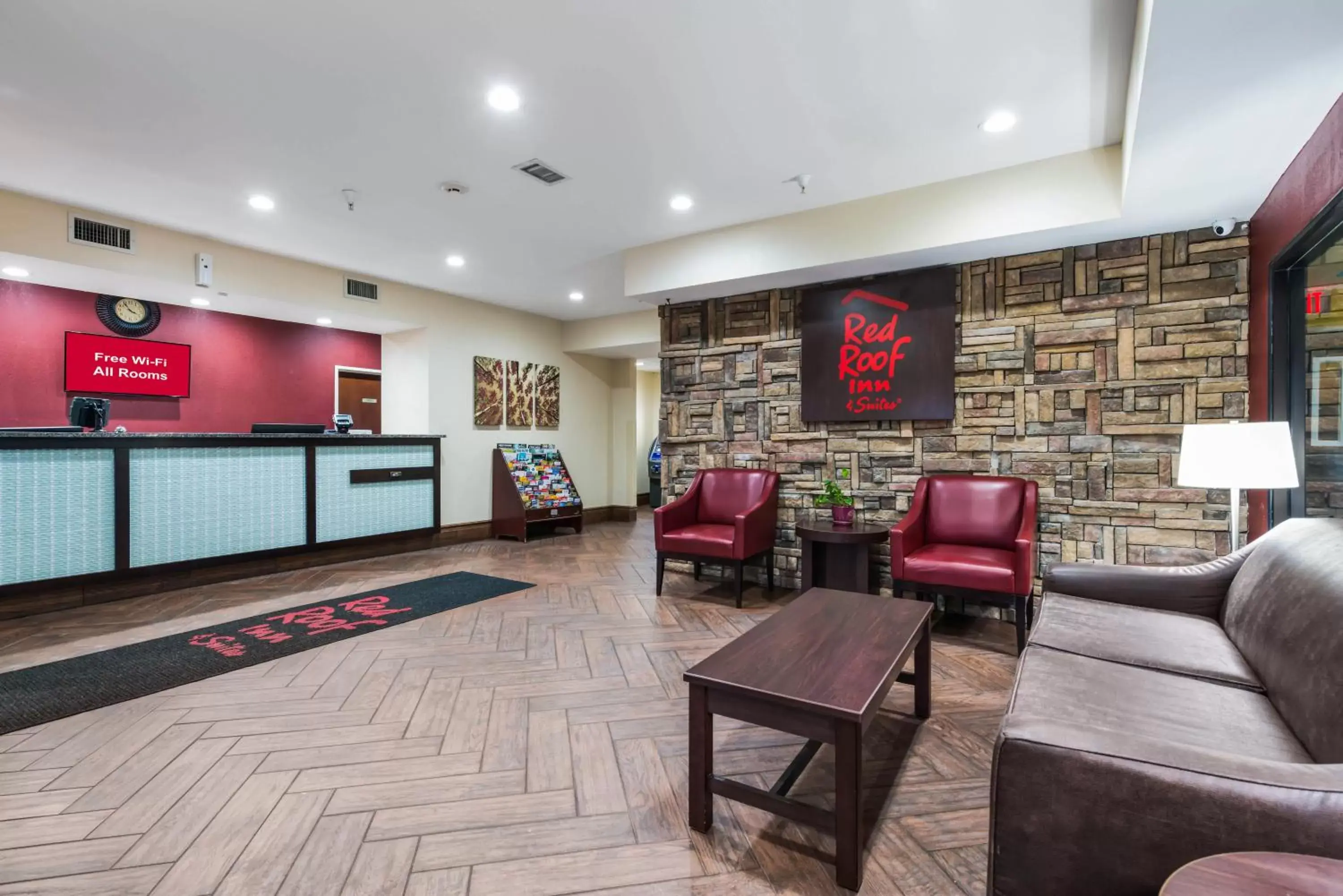 Lobby or reception in Red Roof Inn & Suites Monee Lobby or reception in Red Roof Inn & Suites Monee