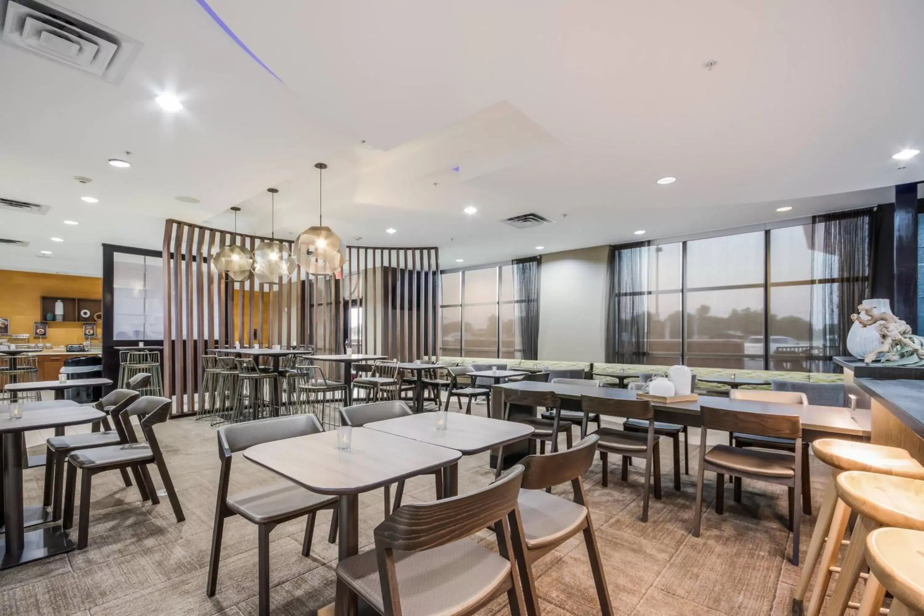 Restaurant/Places to Eat in SpringHill Suites by Marriott Enid