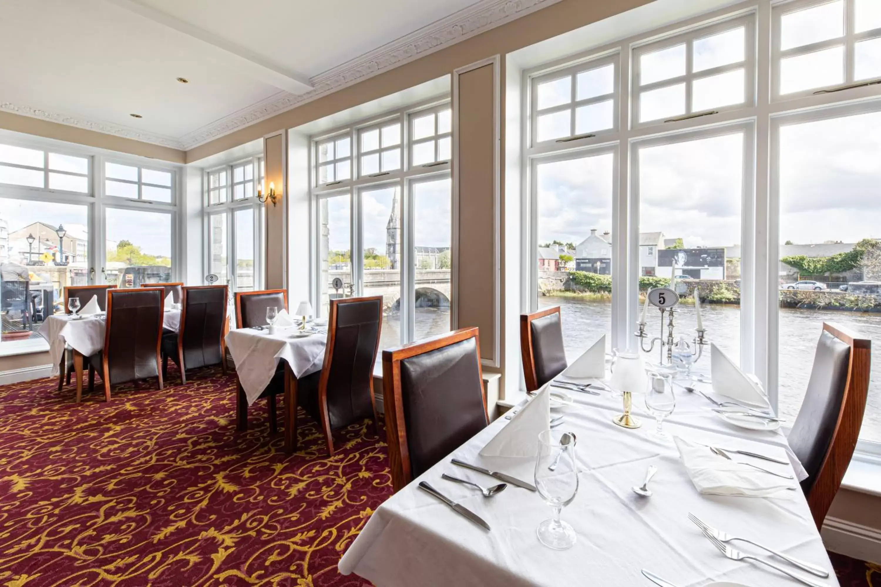 Restaurant/Places to Eat in Ballina Manor Hotel