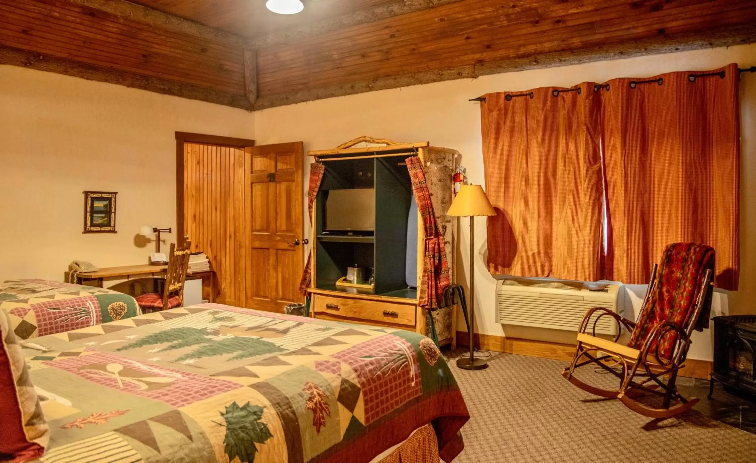 Bedroom, Bed in Finger Lakes Lodging