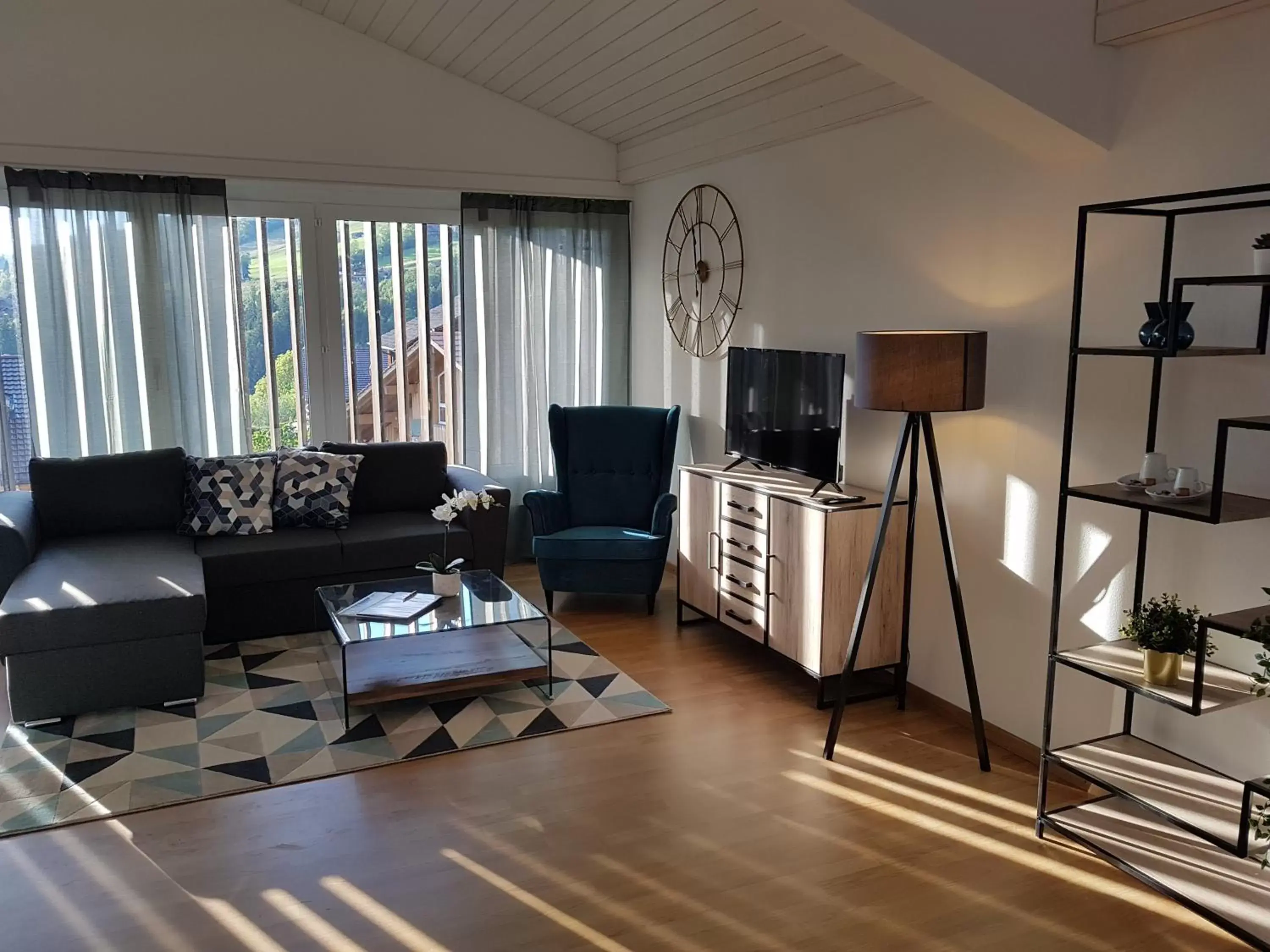 Living room, Seating Area in Hotel Bären Sigriswil