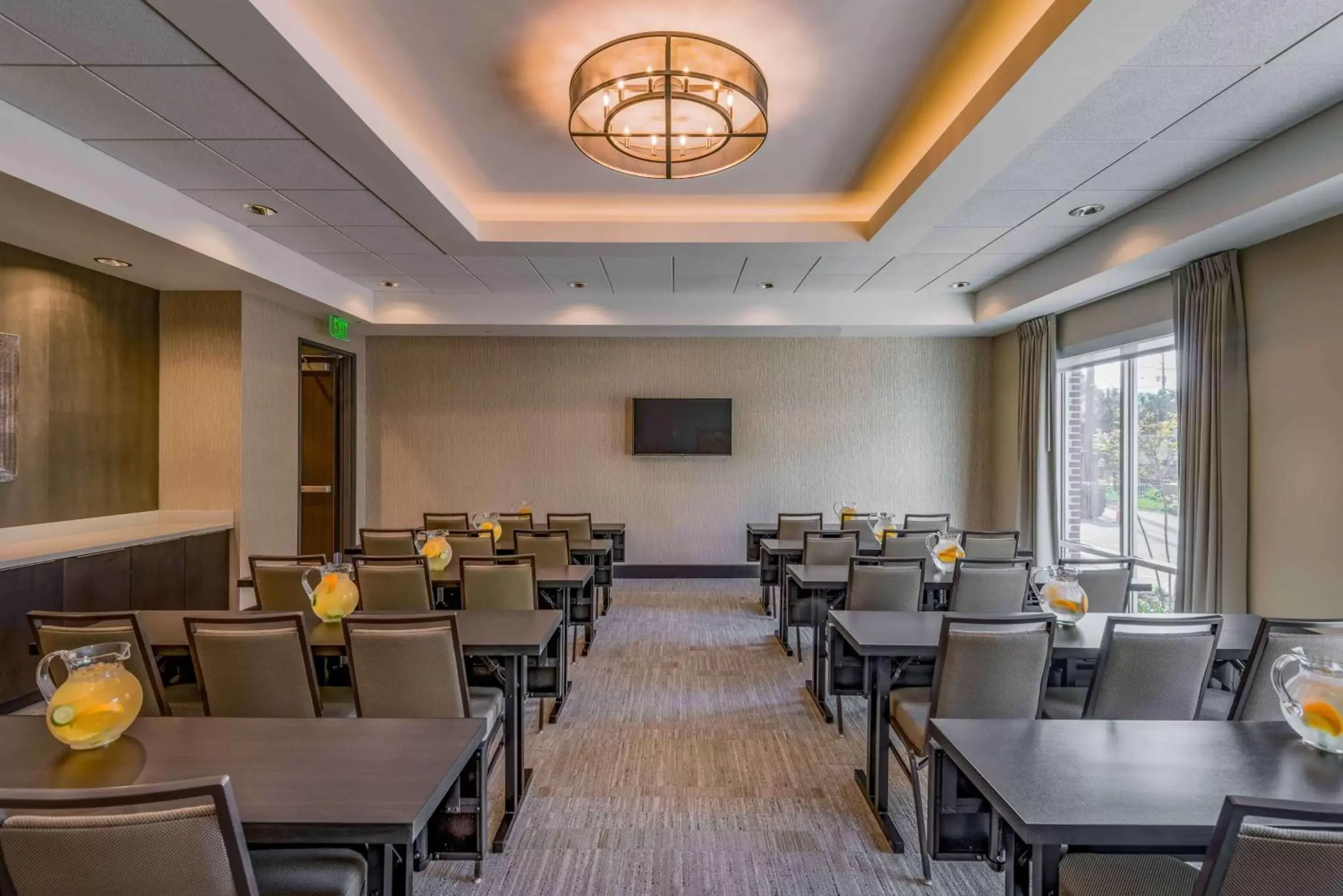 Meeting/conference room, Restaurant/Places to Eat in Hampton Inn & Suites Tallahassee Capitol-University