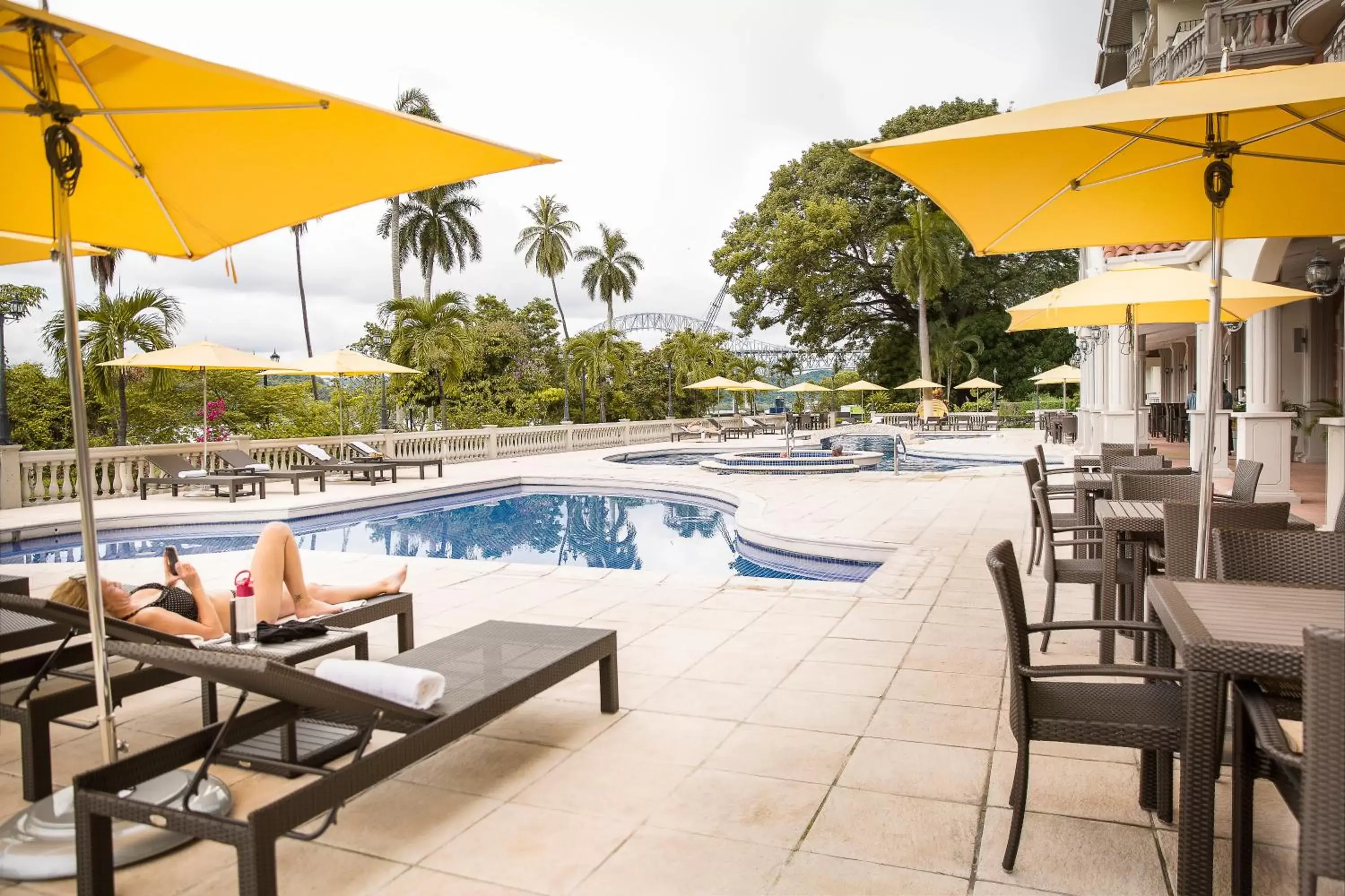 Swimming Pool in Radisson Hotel Panama Canal