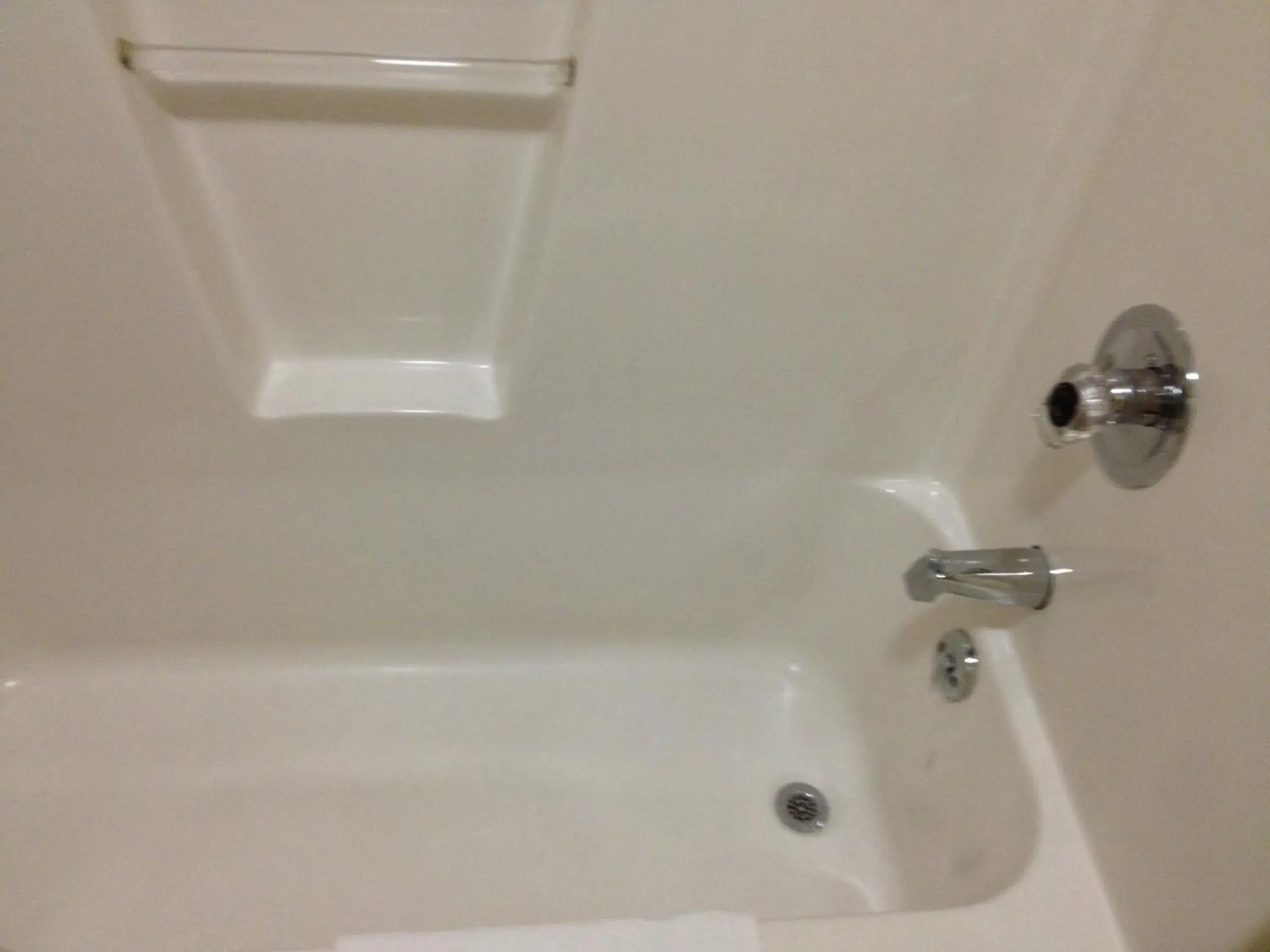 Shower, Bathroom in McClellan Inn