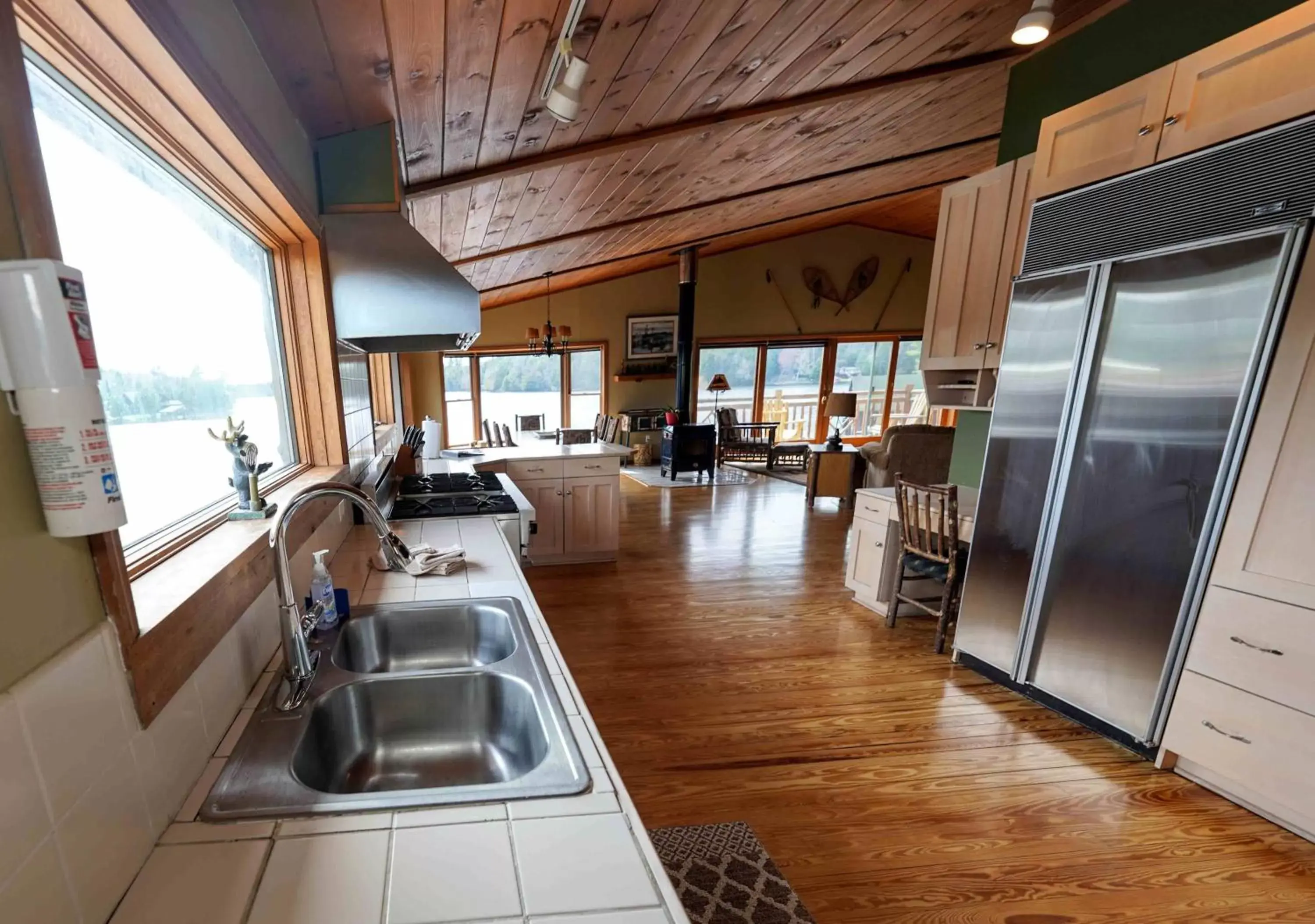 Kitchen/Kitchenette in Ampersand Bay Resort